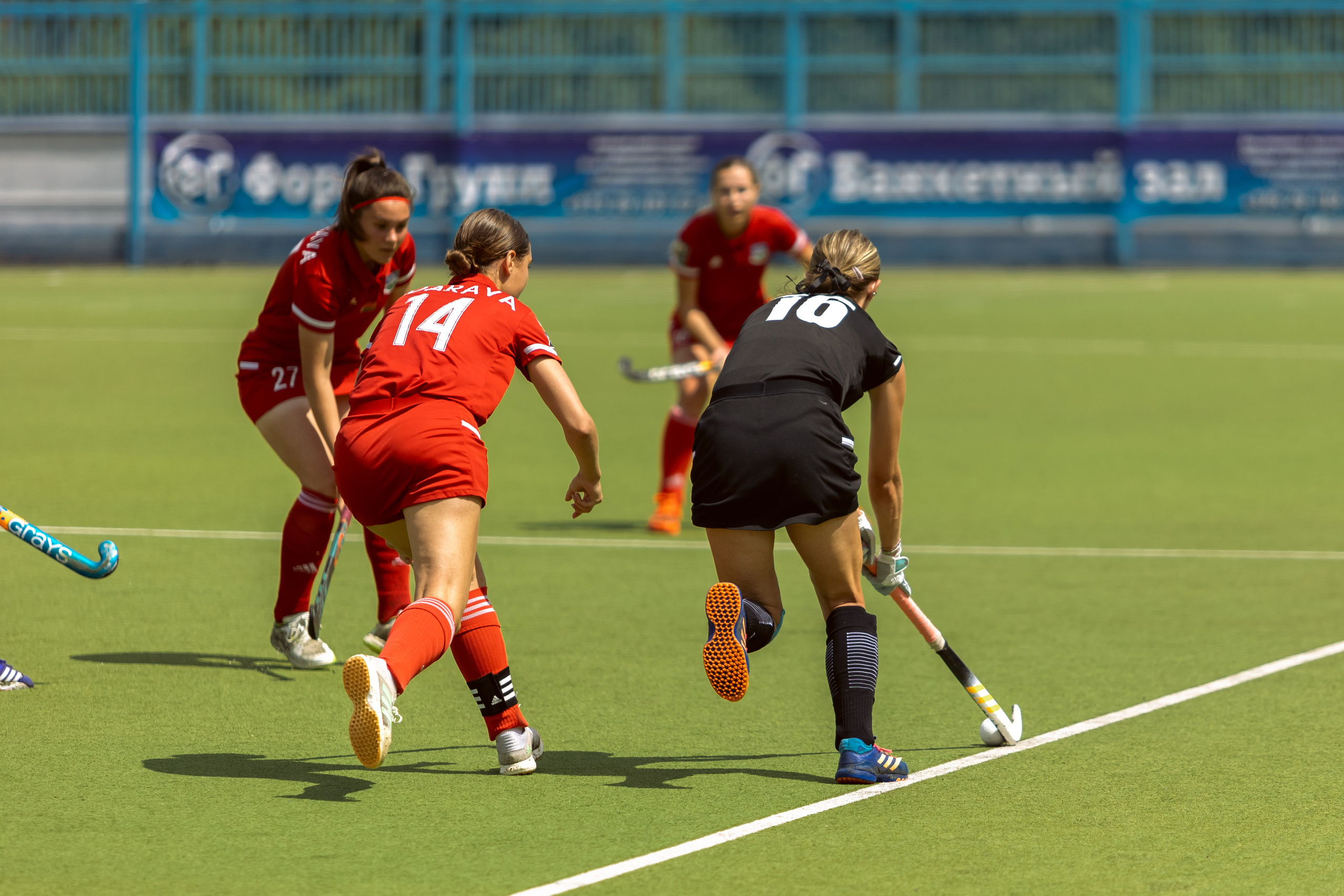 Хоккей на траве. Девушки. Минск — Виктория. 16.06.2024. Профессиональный интерьерный и репортажный фотограф Минск и РБ. Максим Орлов