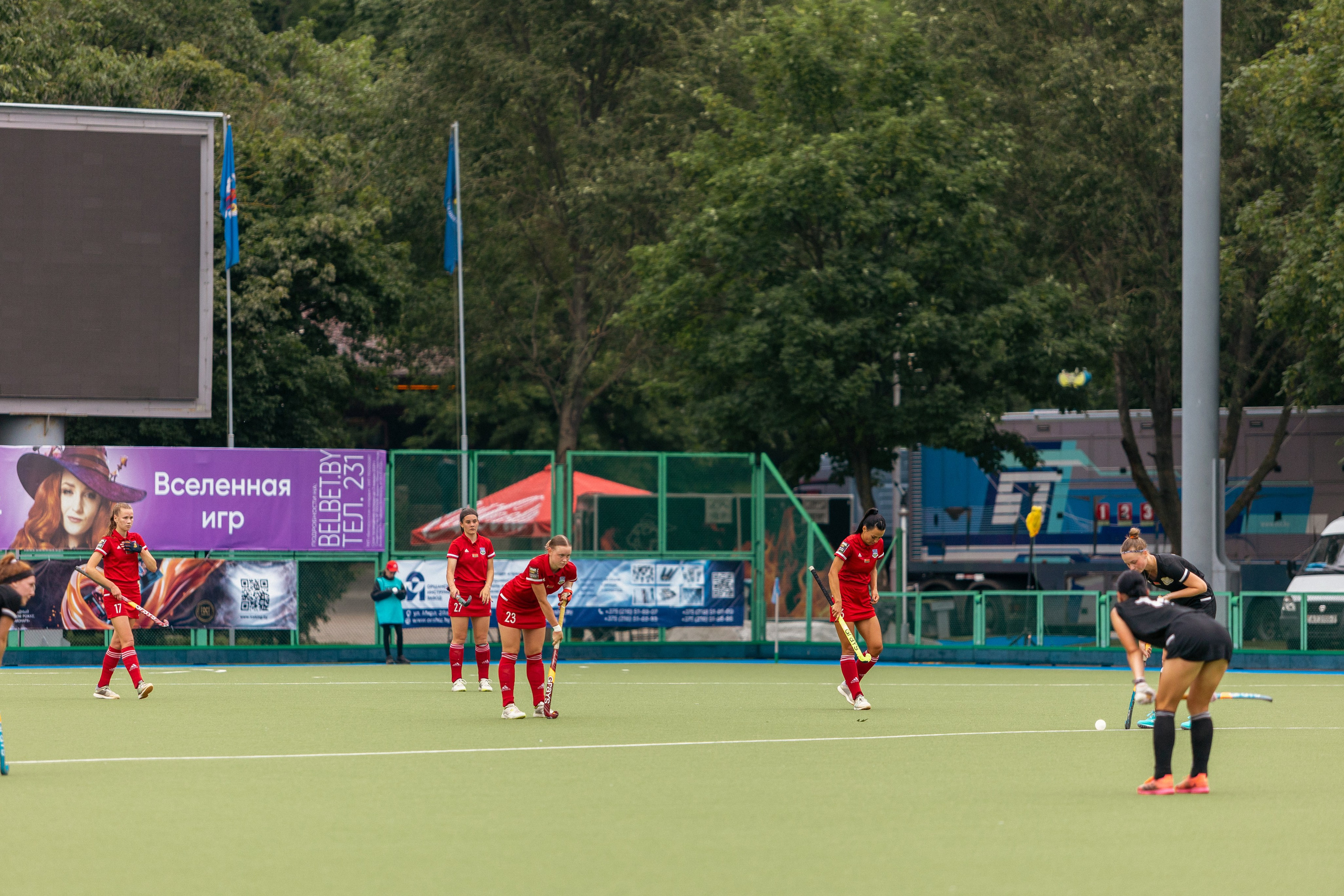 Хоккей на траве. Девушки. ХК Минск — ХК Виктория (Смолевичи) 10.06.2024. Профессиональный интерьерный и репортажный фотограф Минск и РБ. Максим Орлов