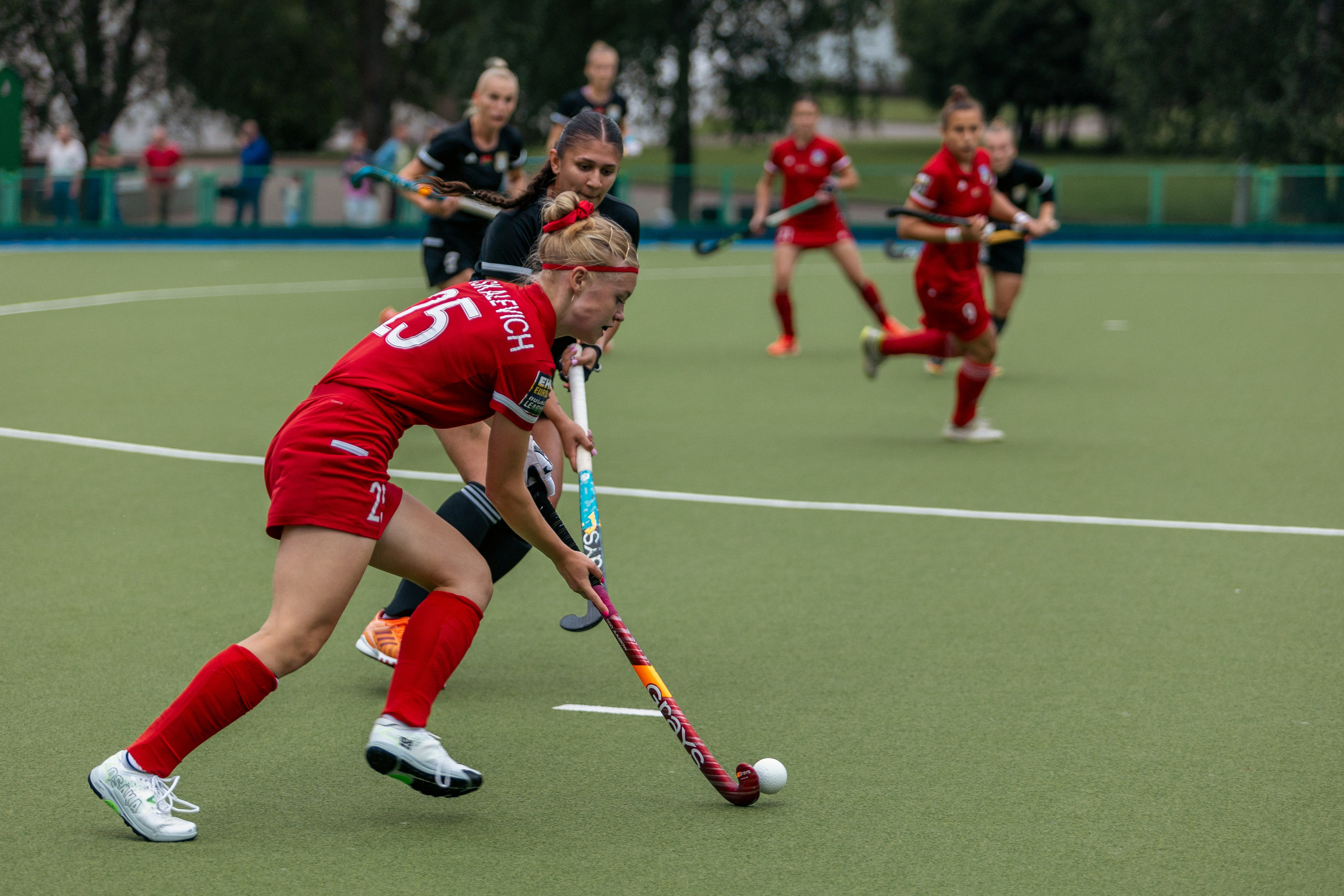 Хоккей на траве. Девушки. ХК Минск — ХК Виктория (Смолевичи) 10.06.2024. Профессиональный интерьерный и репортажный фотограф Минск и РБ. Максим Орлов