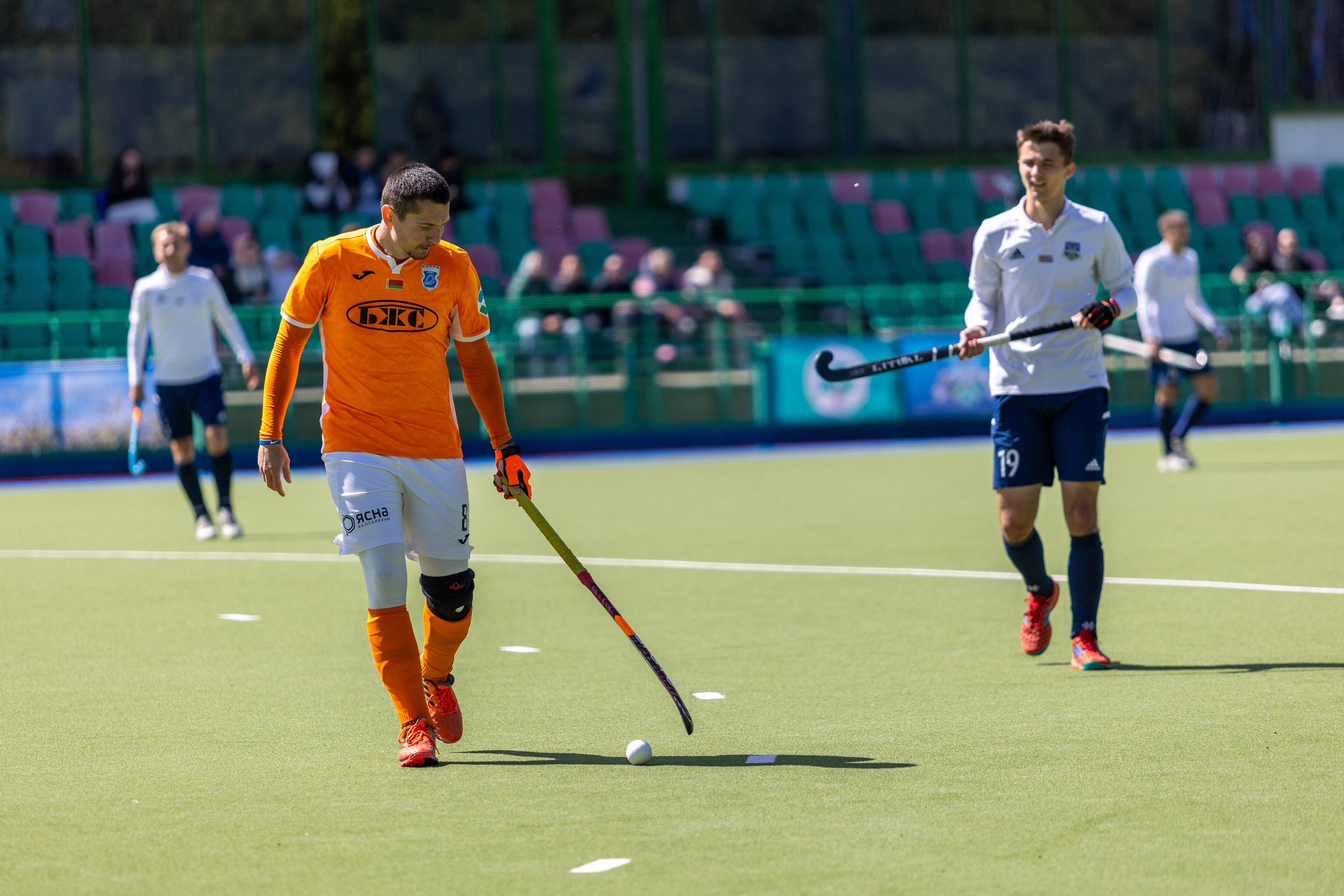 Хоккей на траве. ХК Минск — СК Строитель 12.05.2024. Профессиональный интерьерный и репортажный фотограф Минск и РБ. Максим Орлов