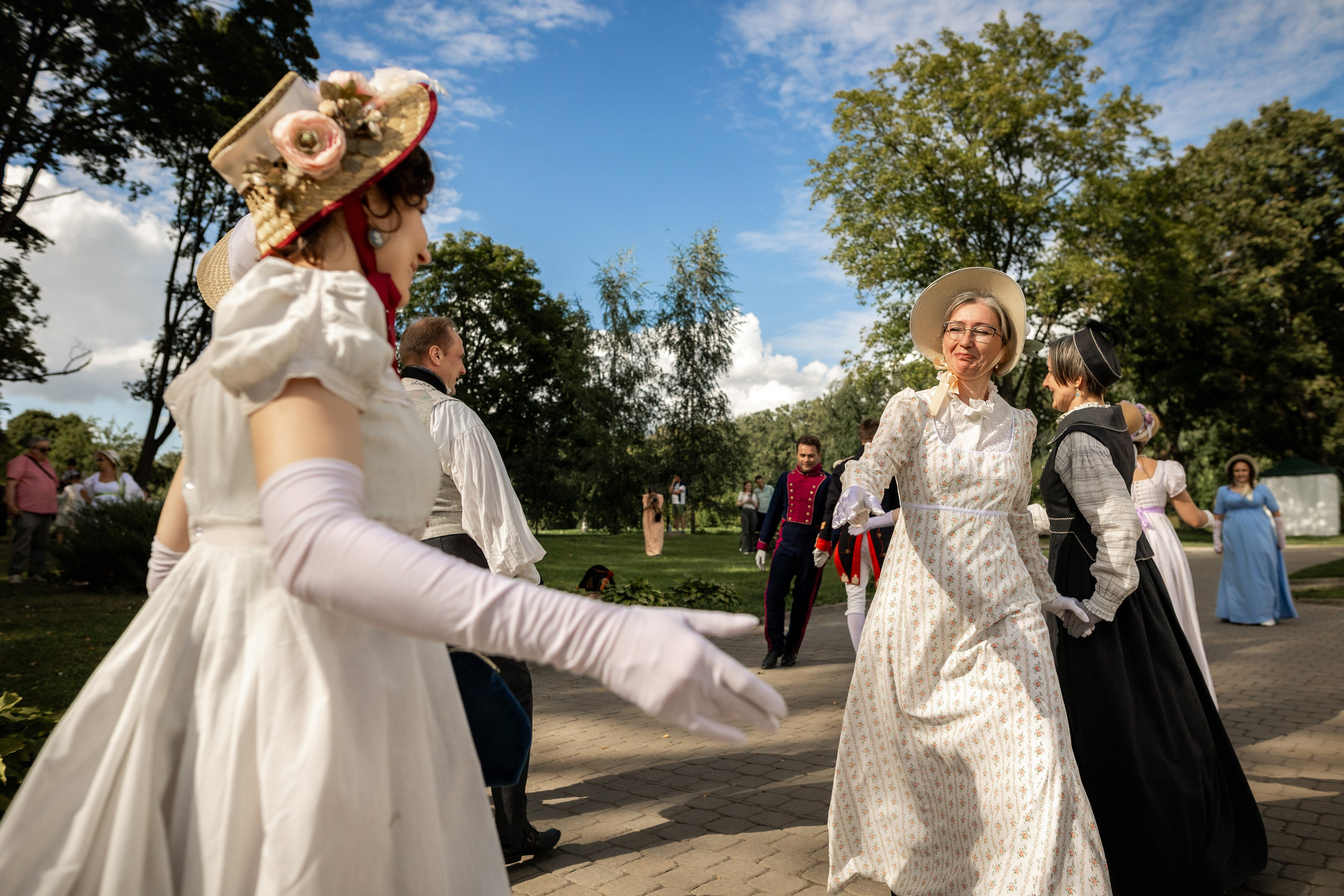 Пикник начала 19 века. Профессиональный интерьерный и репортажный фотограф Минск и РБ. Максим Орлов