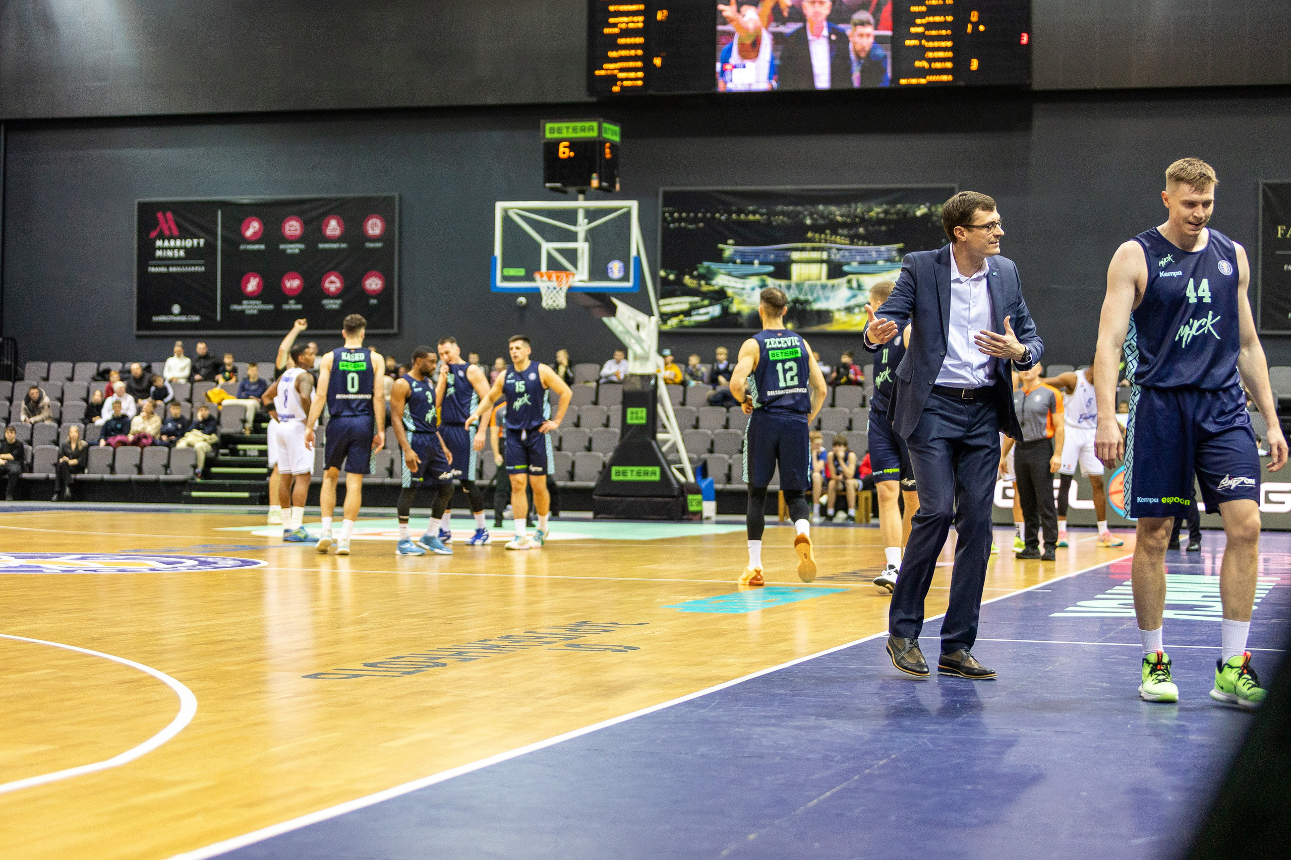 Баскетбол. Лучшие кадры. Минск — Енисей. 11.12.2023. Профессиональный интерьерный и репортажный фотограф Минск и РБ. Максим Орлов