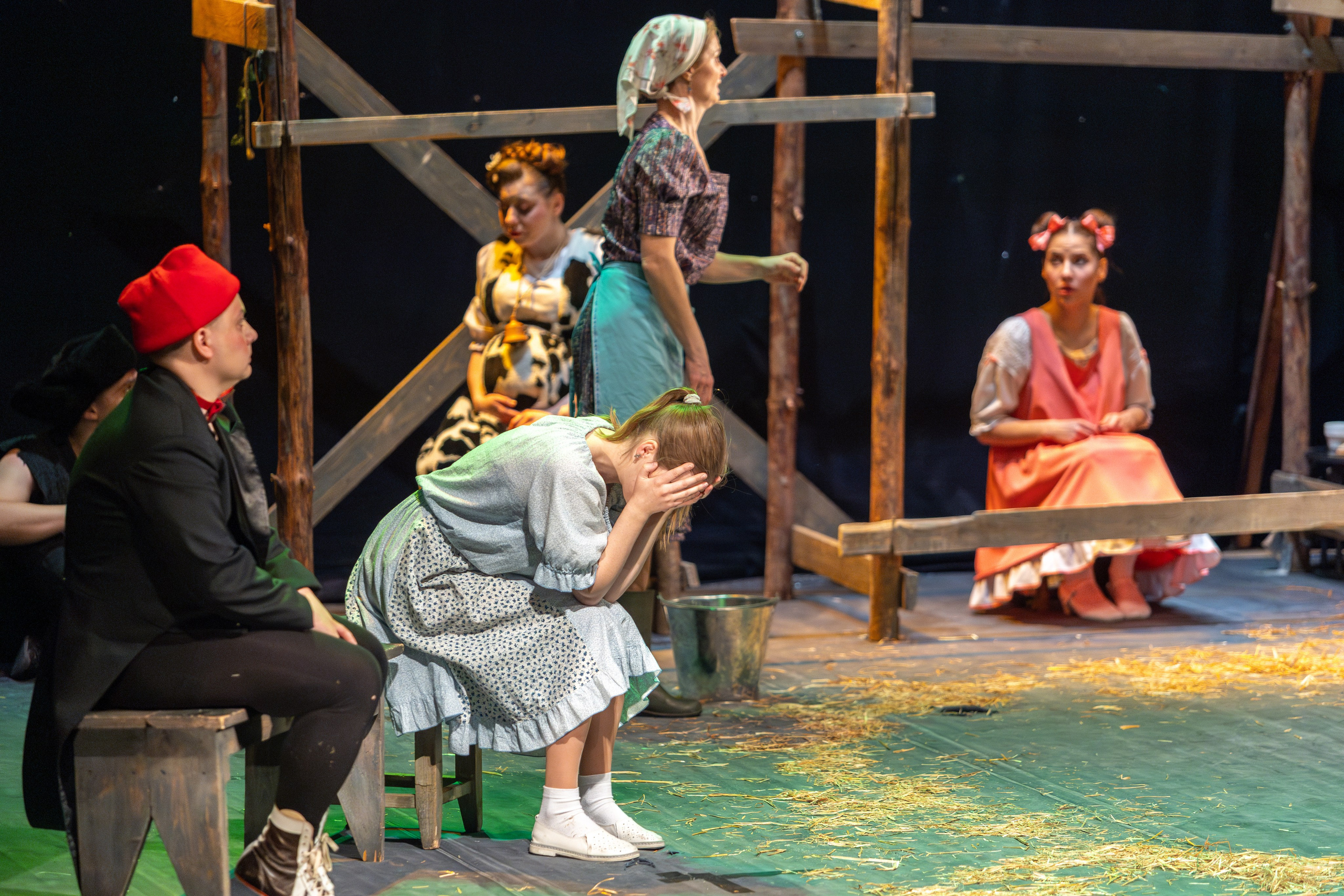 Театр белорусской армии «Очень простая история». Профессиональный интерьерный и репортажный фотограф Минск и РБ. Максим Орлов