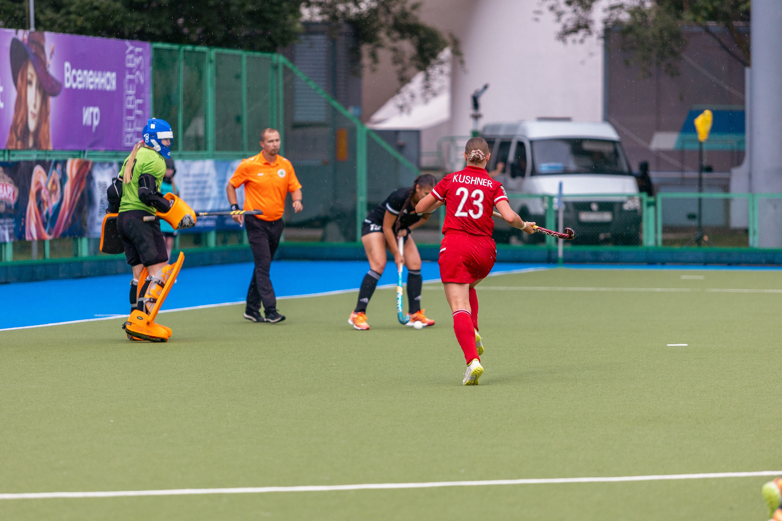 Хоккей на траве. Девушки. ХК Минск — ХК Виктория (Смолевичи) 10.06.2024. Профессиональный интерьерный и репортажный фотограф Минск и РБ. Максим Орлов