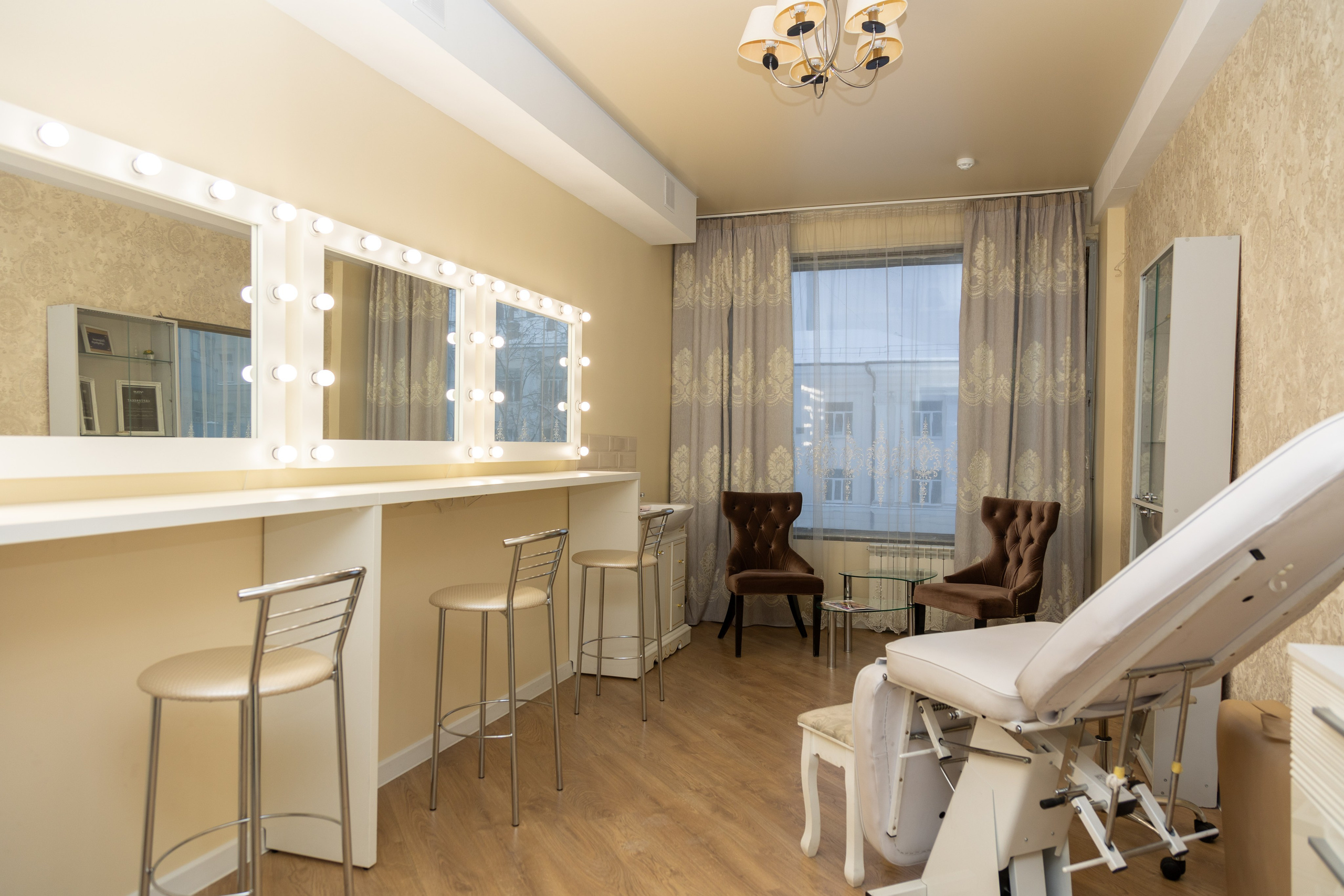 Реклама салона красоты «Манго». Профессиональный интерьерный и репортажный фотограф Минск и РБ. Максим Орлов