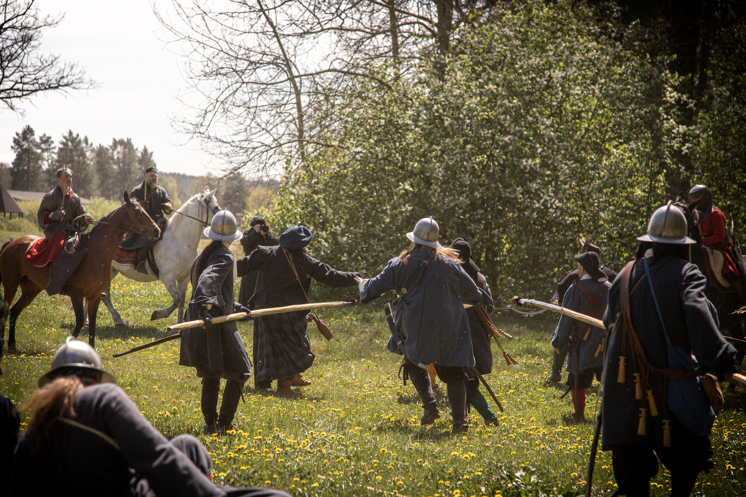 Золотая шпора. Огнем и мечем. День второй. Вылазка в лес. Штурм фортеции. Княжеский пир. Профессиональный интерьерный и репортажный фотограф Минск и РБ. Максим Орлов