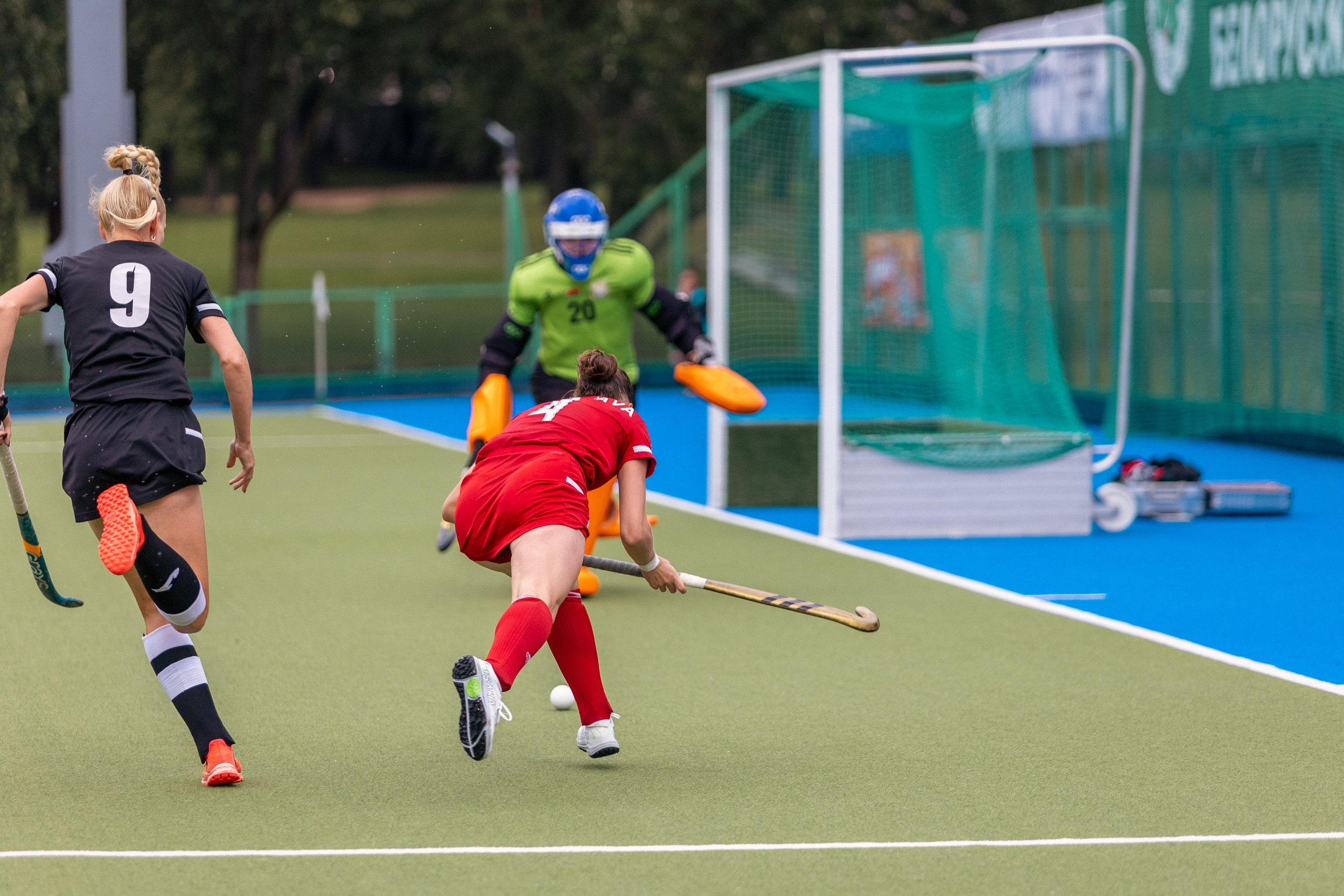 Хоккей на траве. Девушки. ХК Минск — ХК Виктория (Смолевичи) 10.06.2024. Профессиональный интерьерный и репортажный фотограф Минск и РБ. Максим Орлов