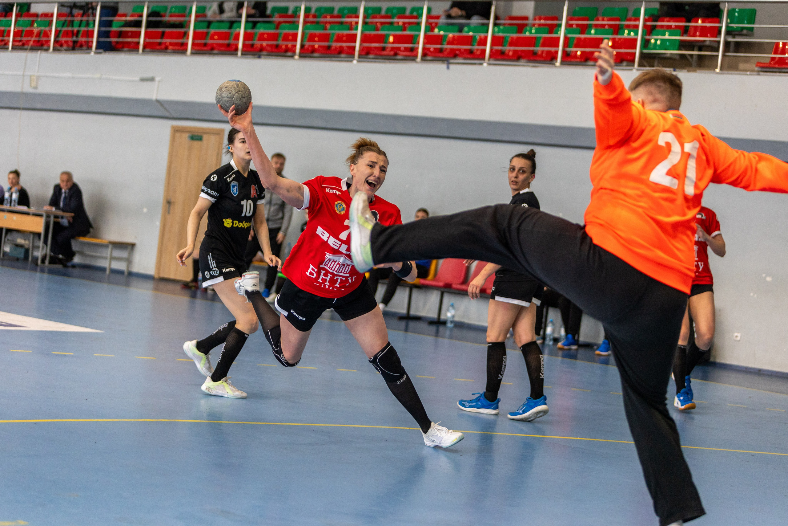 Гандбол. БНТУ — Березина. Профессиональный интерьерный и репортажный фотограф Минск и РБ. Максим Орлов