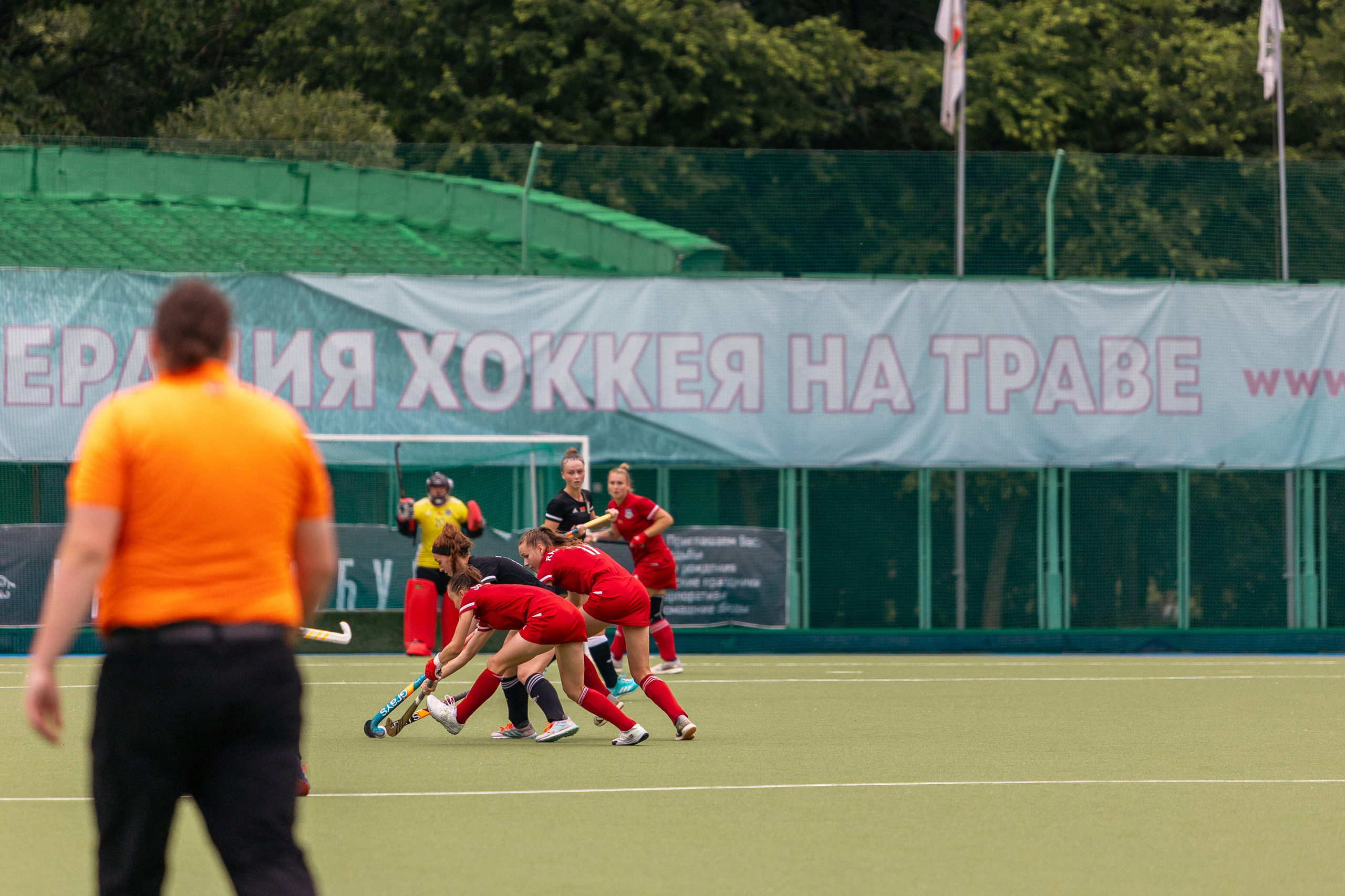 Хоккей на траве. Девушки. ХК Минск — ХК Виктория (Смолевичи) 10.06.2024. Профессиональный интерьерный и репортажный фотограф Минск и РБ. Максим Орлов