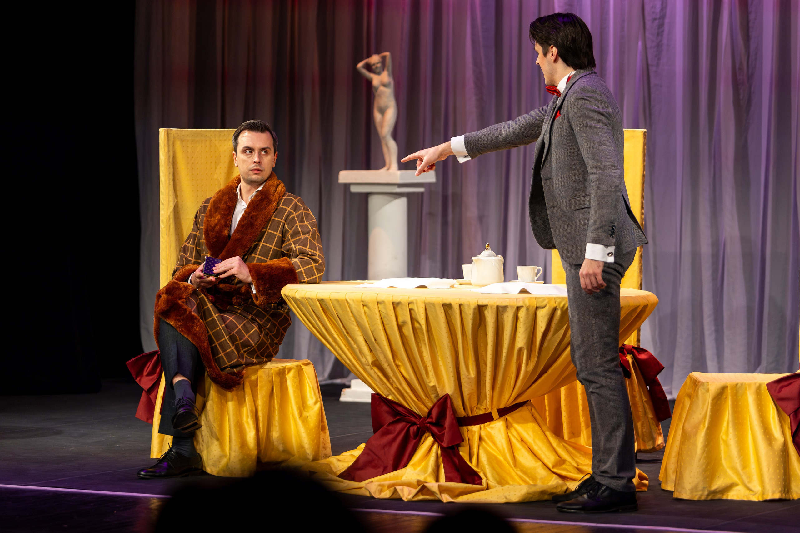 Новый театр «Как важно быть серьезным». Профессиональный интерьерный и репортажный фотограф Минск и РБ. Максим Орлов