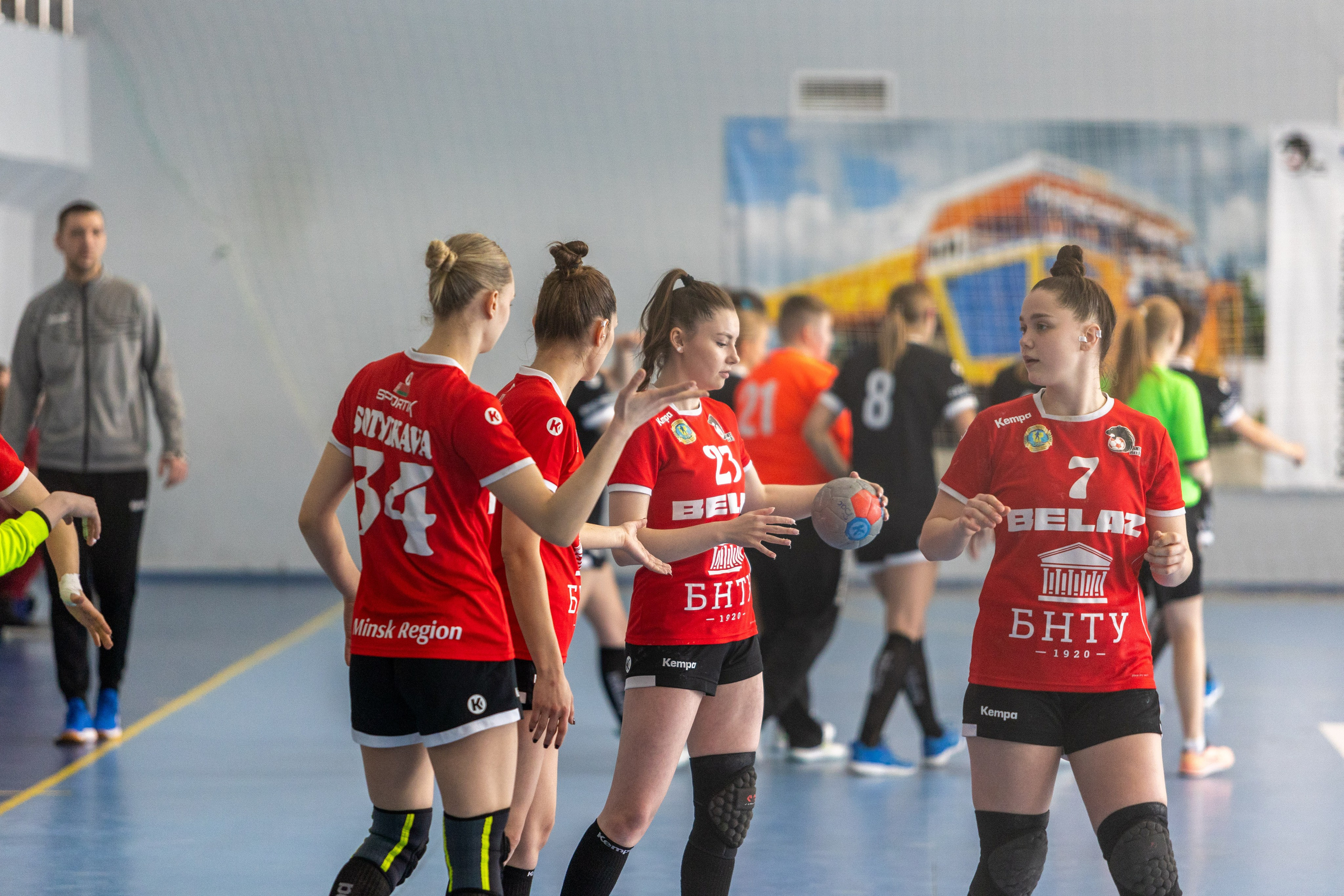 Гандбол. БНТУ — Березина. Профессиональный интерьерный и репортажный фотограф Минск и РБ. Максим Орлов