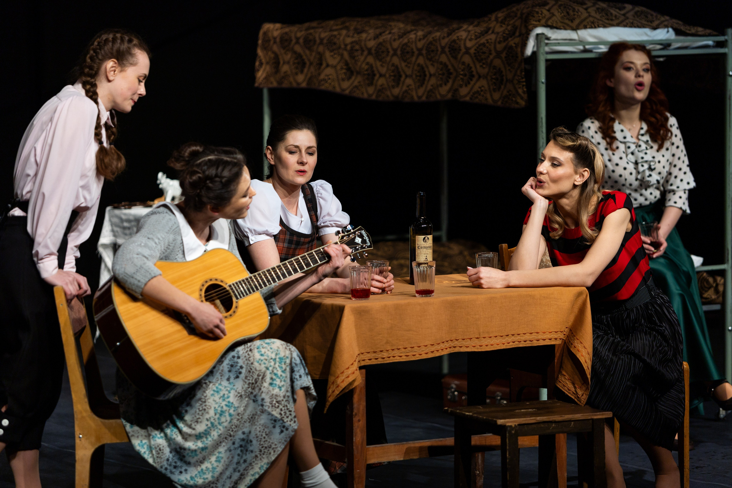 Новый театр «Фабричная девчонка». Профессиональный интерьерный и репортажный фотограф Минск и РБ. Максим Орлов