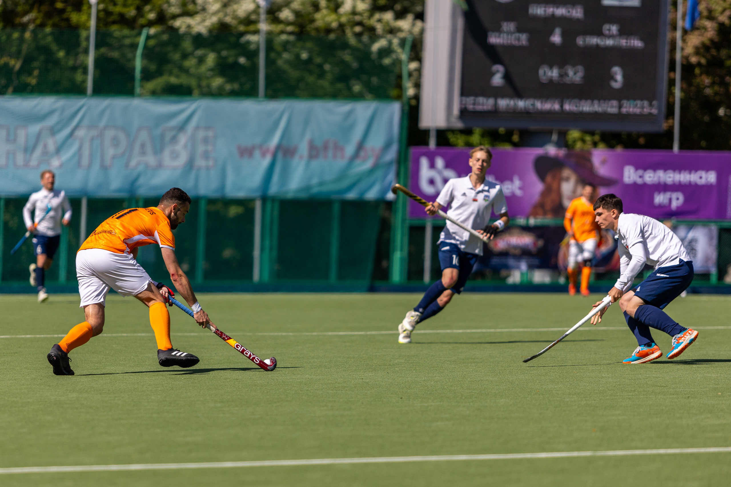Хоккей на траве. ХК Минск — СК Строитель 12.05.2024. Профессиональный интерьерный и репортажный фотограф Минск и РБ. Максим Орлов