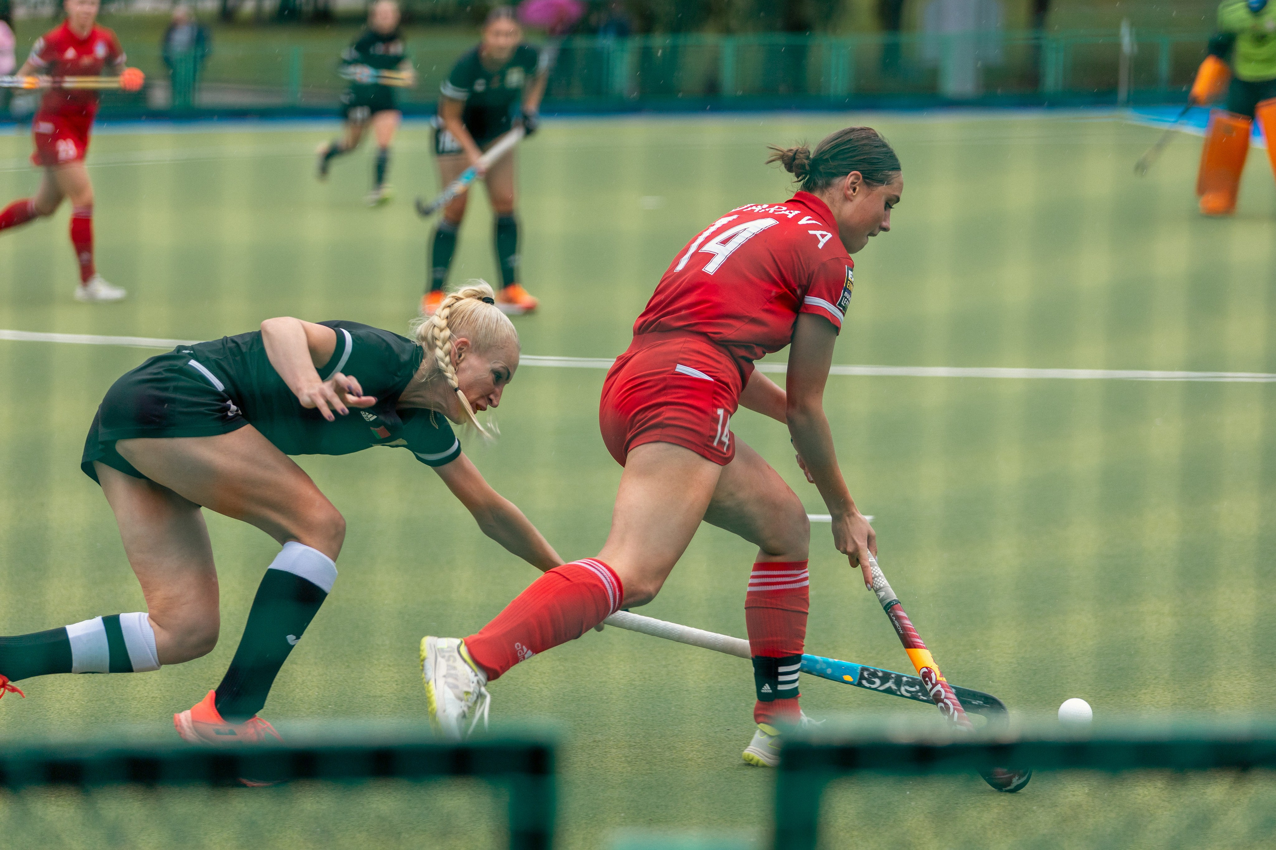 Хоккей на траве. Девушки. ХК Минск — ХК Виктория (Смолевичи) 10.06.2024. Профессиональный интерьерный и репортажный фотограф Минск и РБ. Максим Орлов