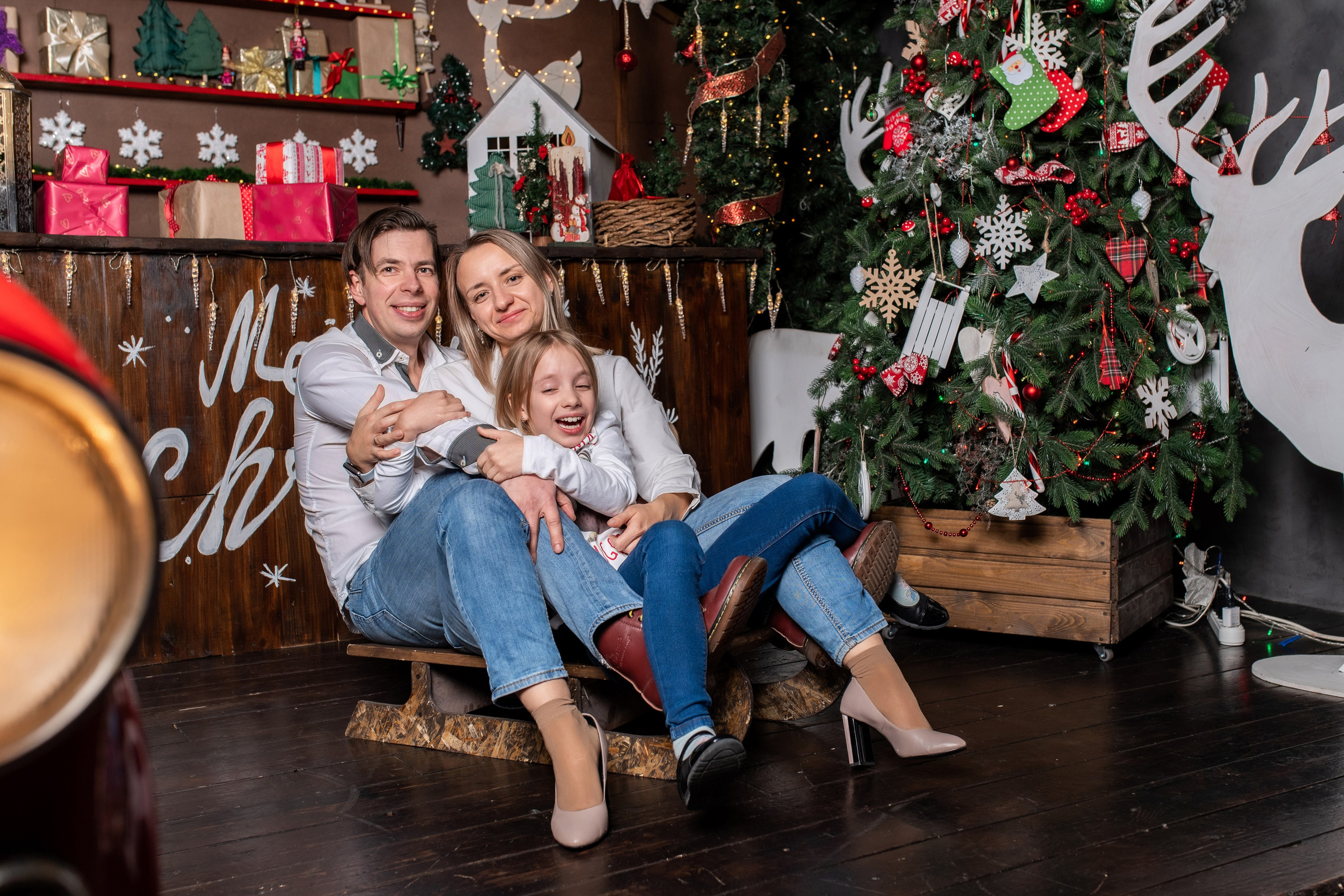 Саша, Аня и Вика (новогодняя). Профессиональный интерьерный и репортажный фотограф Минск и РБ. Максим Орлов