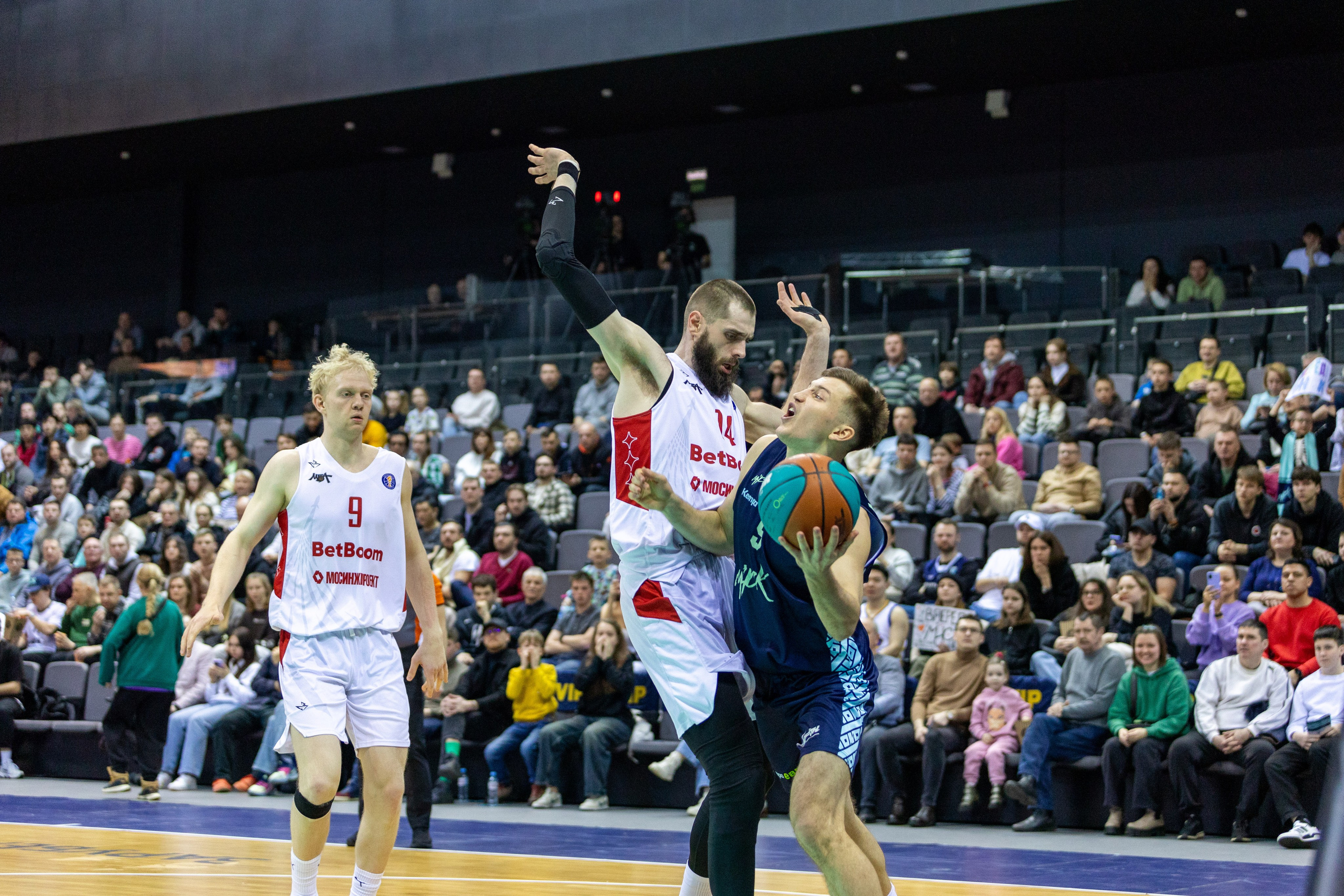 Баскетбол. Минск — MBA. 09.03.2024. Профессиональный интерьерный и репортажный фотограф Минск и РБ. Максим Орлов