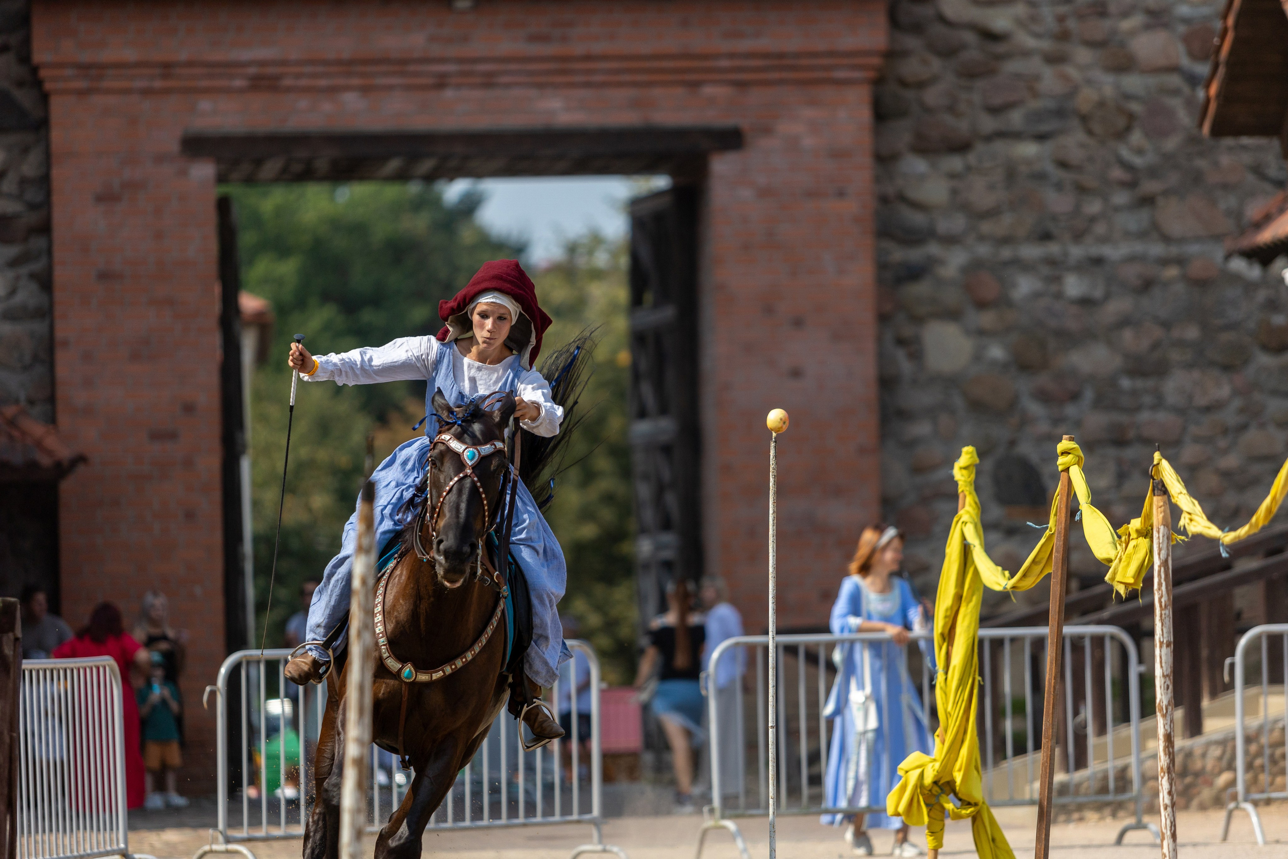 Выступление «Золотой шпоры» на празднике города Лиды. Профессиональный интерьерный и репортажный фотограф Минск и РБ. Максим Орлов