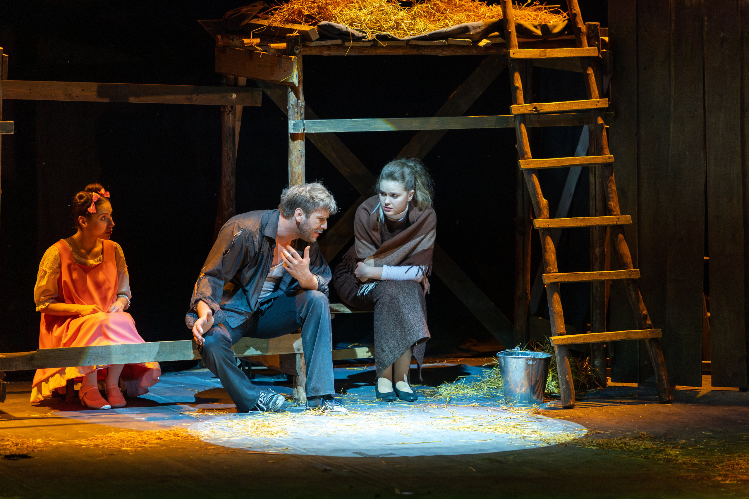 Театр белорусской армии «Очень простая история». Профессиональный интерьерный и репортажный фотограф Минск и РБ. Максим Орлов