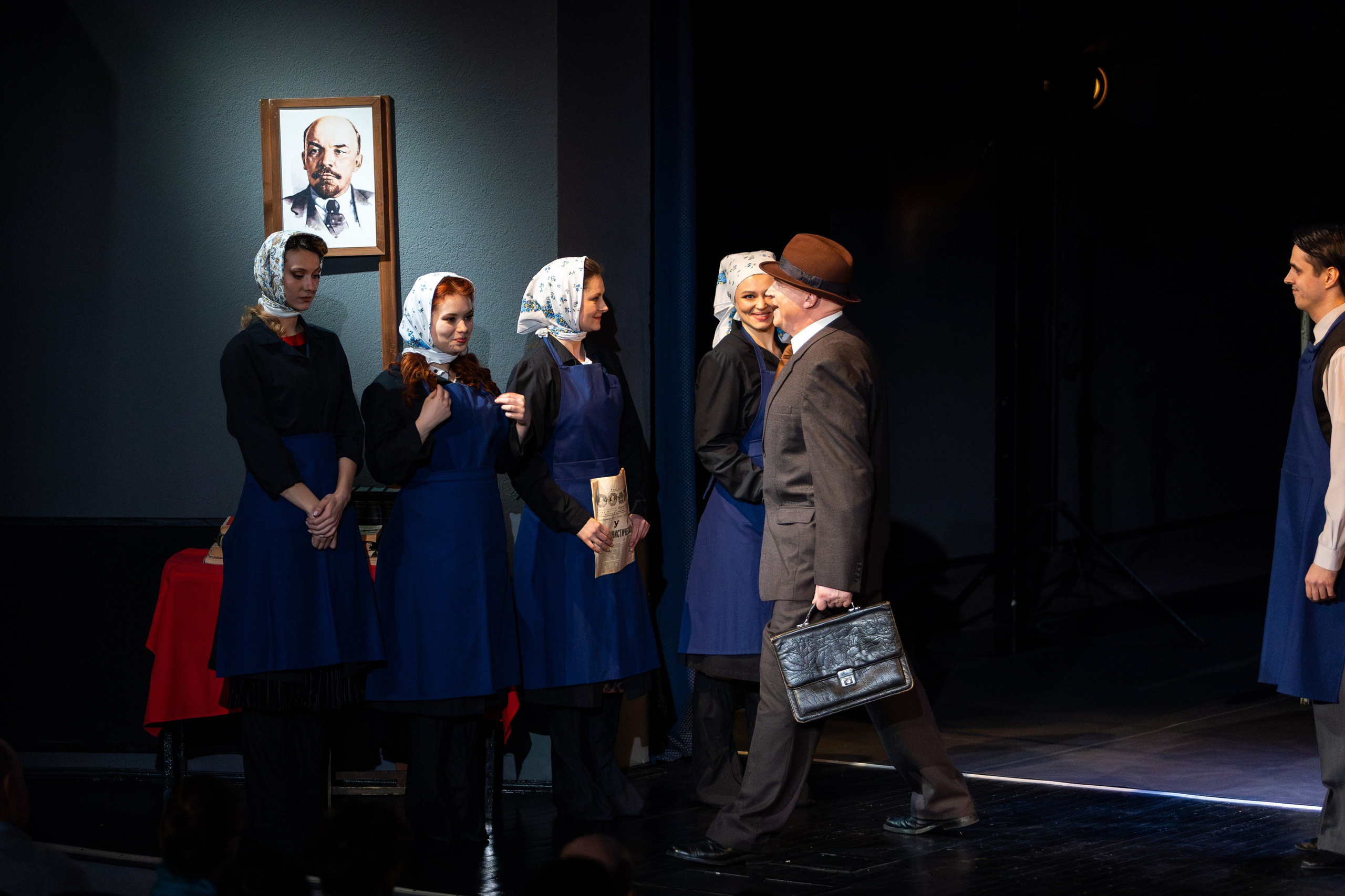 Новый театр «Фабричная девчонка». Профессиональный интерьерный и репортажный фотограф Минск и РБ. Максим Орлов