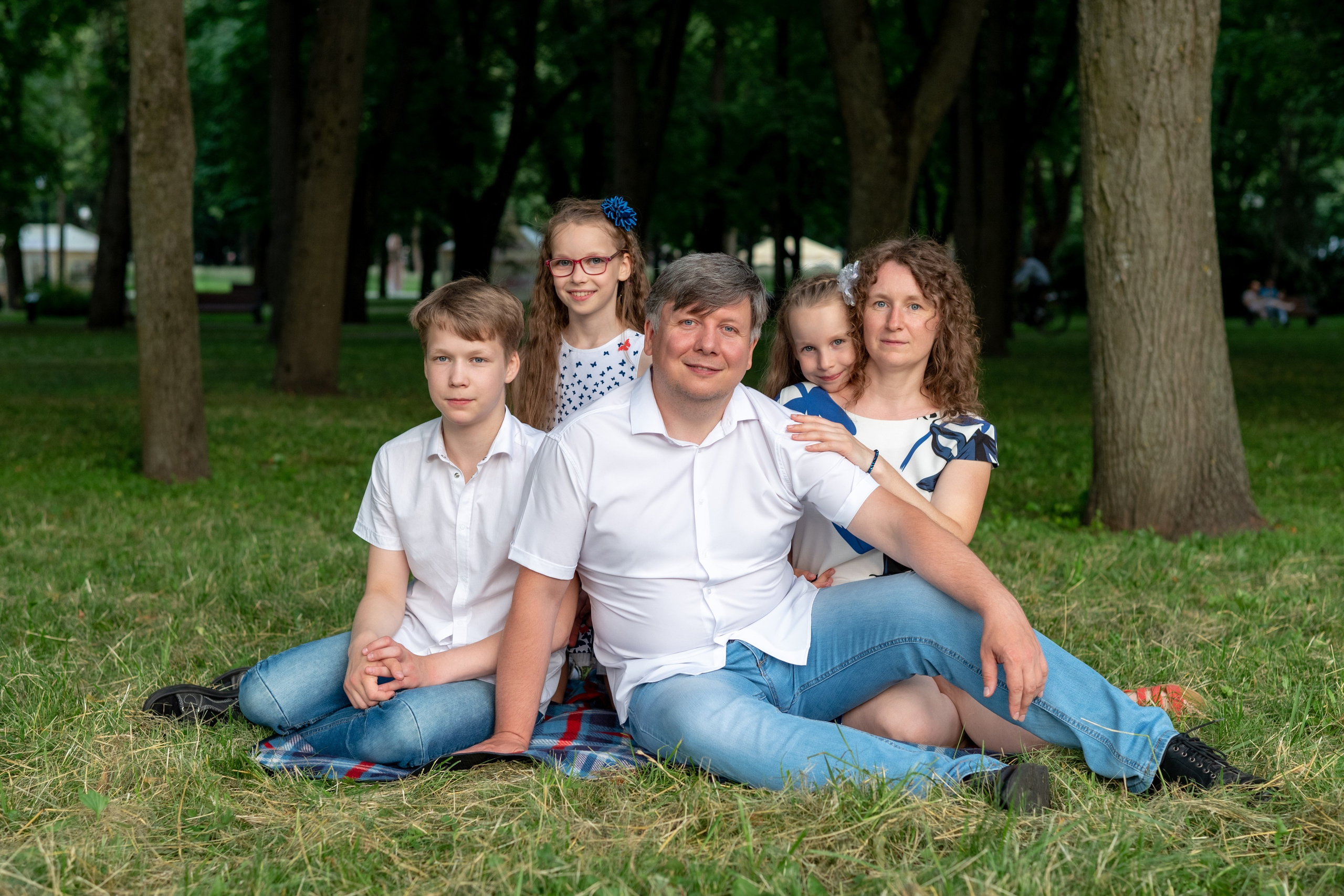 Кирилл + Таня = Леша, Аня и Настя. Профессиональный интерьерный и репортажный фотограф Минск и РБ. Максим Орлов