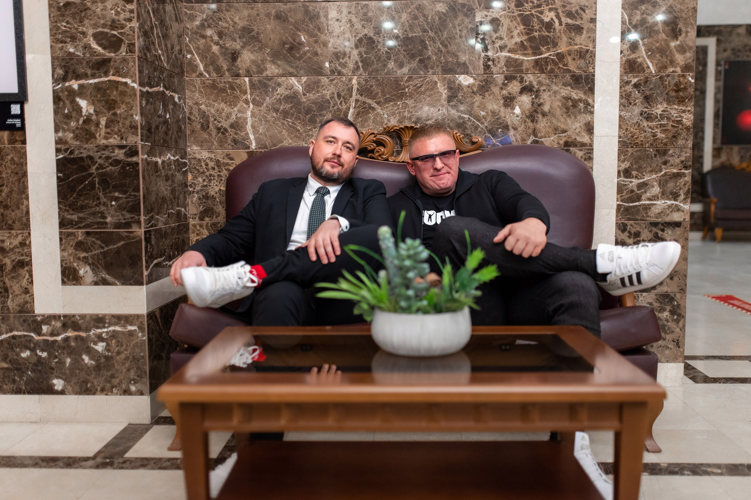 Андрей (ведущий) и Сергей (диджей). Профессиональный интерьерный и репортажный фотограф Минск и РБ. Максим Орлов