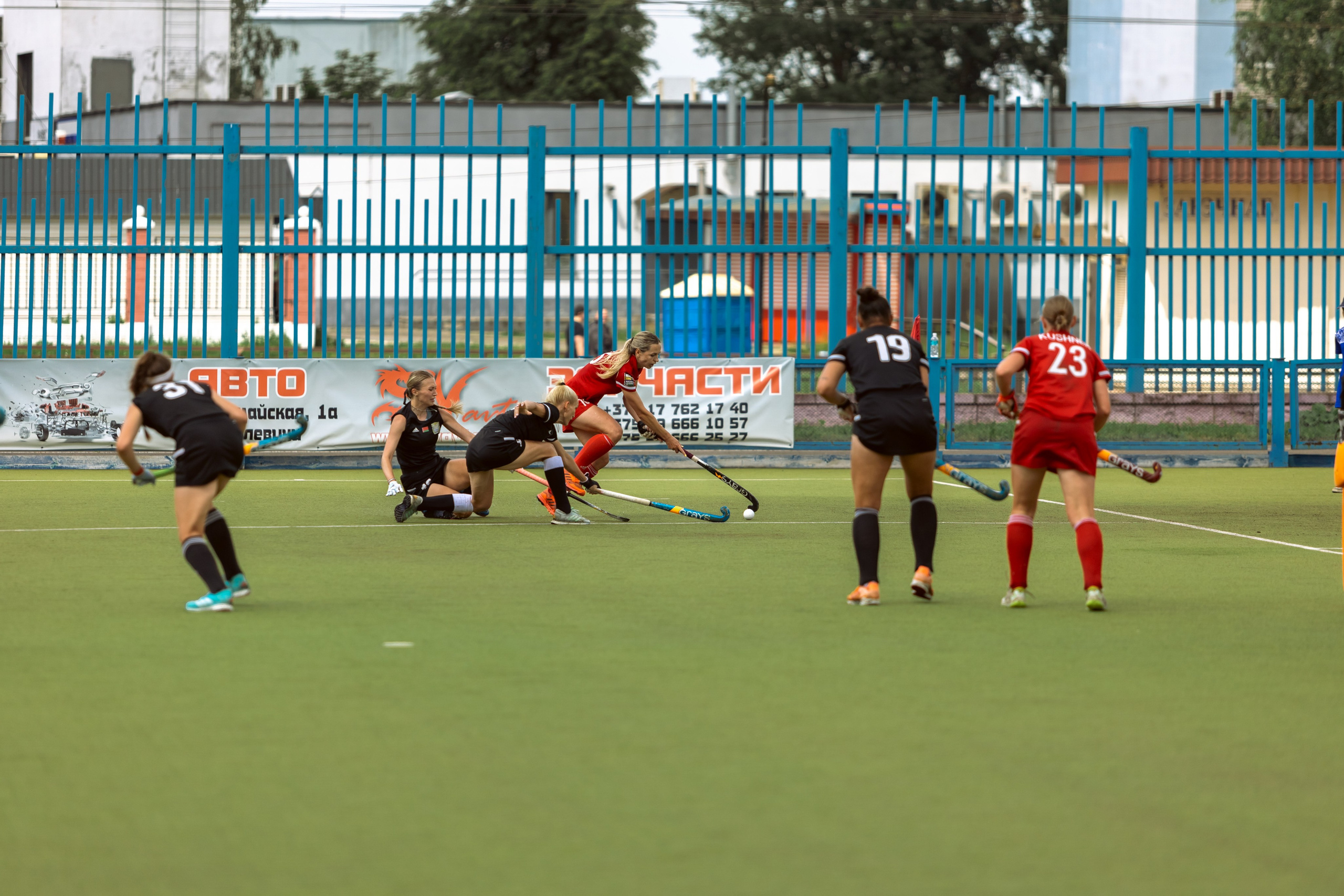 Хоккей на траве. Девушки. Минск — Виктория. 16.06.2024. Профессиональный интерьерный и репортажный фотограф Минск и РБ. Максим Орлов