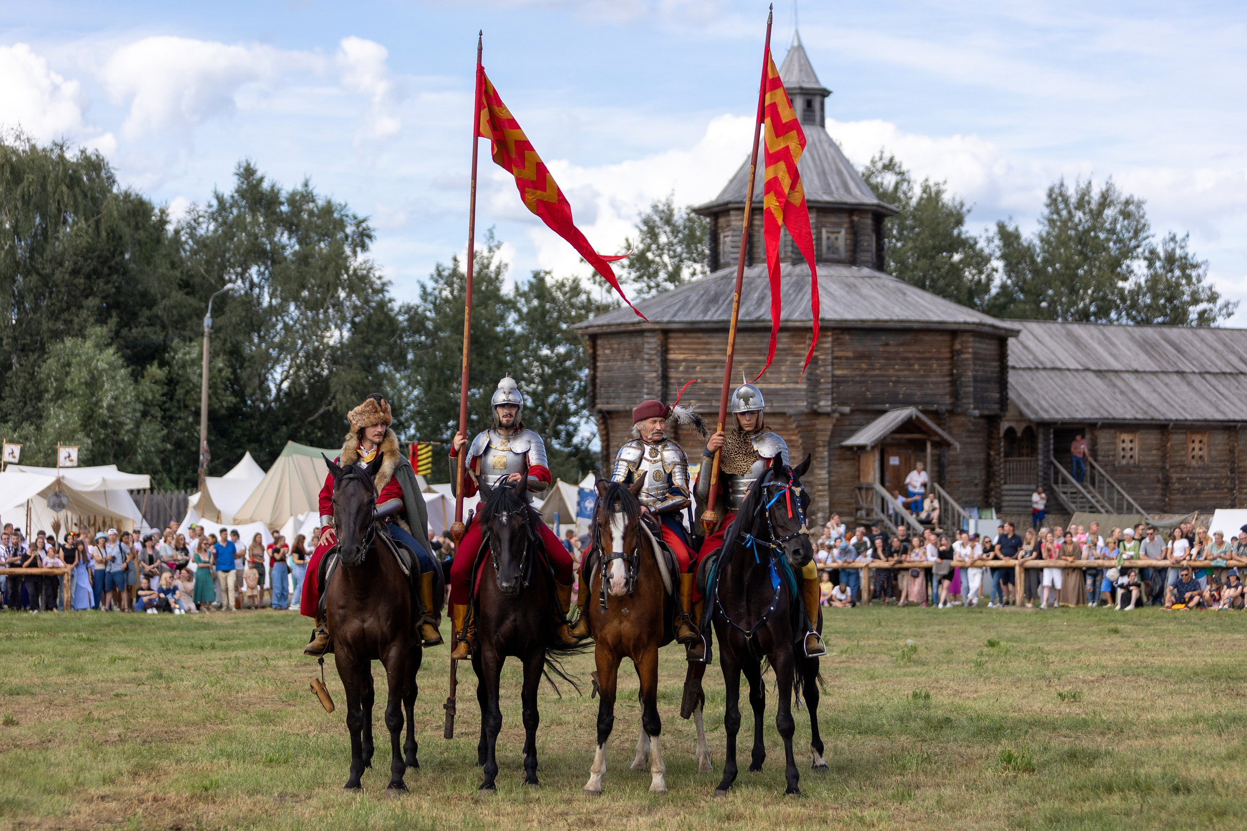 Рыцарский фест. Мстиславль. Профессиональный интерьерный и репортажный фотограф Минск и РБ. Максим Орлов