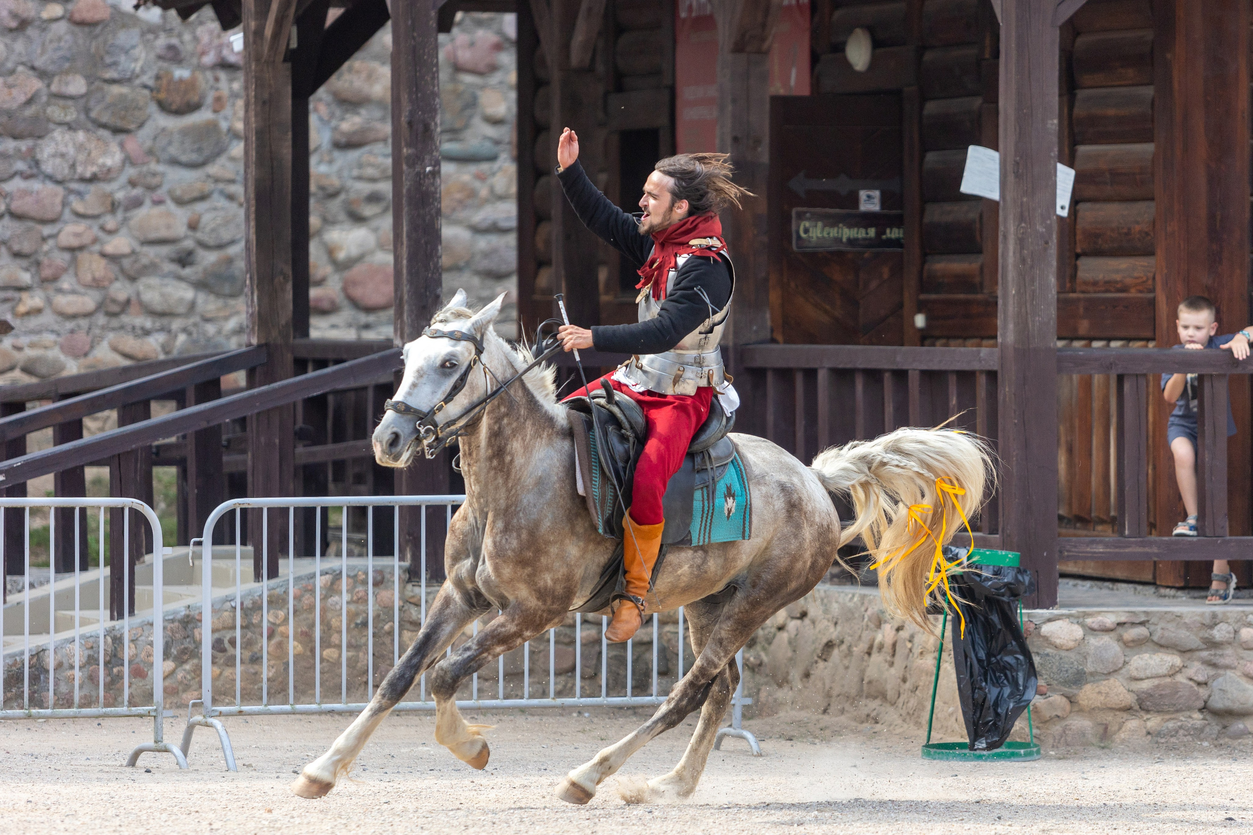 Выступление «Золотой шпоры» на празднике города Лиды. Профессиональный интерьерный и репортажный фотограф Минск и РБ. Максим Орлов