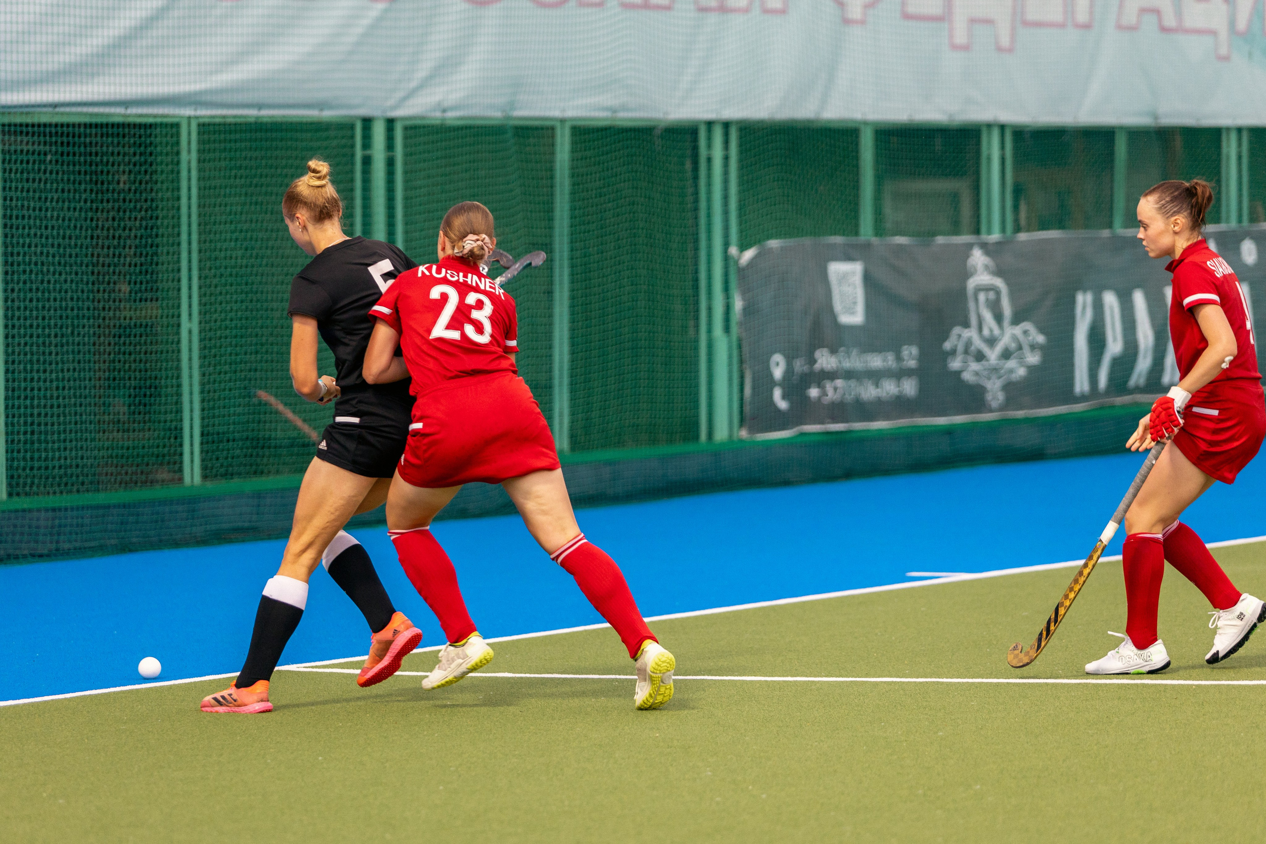 Хоккей на траве. Девушки. ХК Минск — ХК Виктория (Смолевичи) 10.06.2024. Профессиональный интерьерный и репортажный фотограф Минск и РБ. Максим Орлов