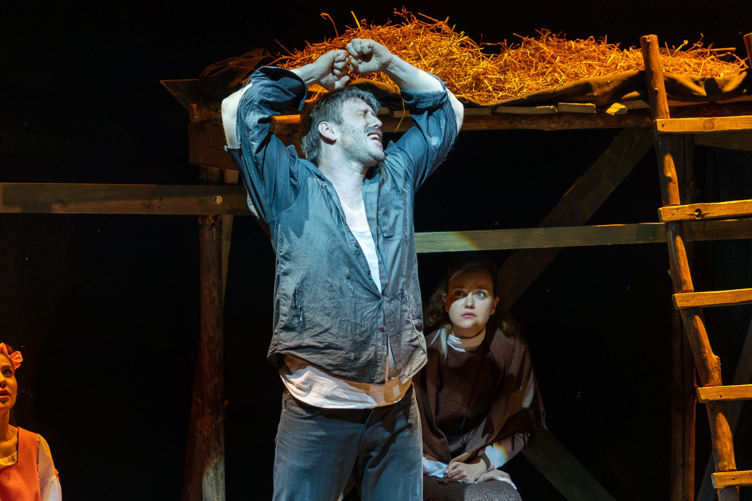 Театр белорусской армии «Очень простая история». Профессиональный интерьерный и репортажный фотограф Минск и РБ. Максим Орлов