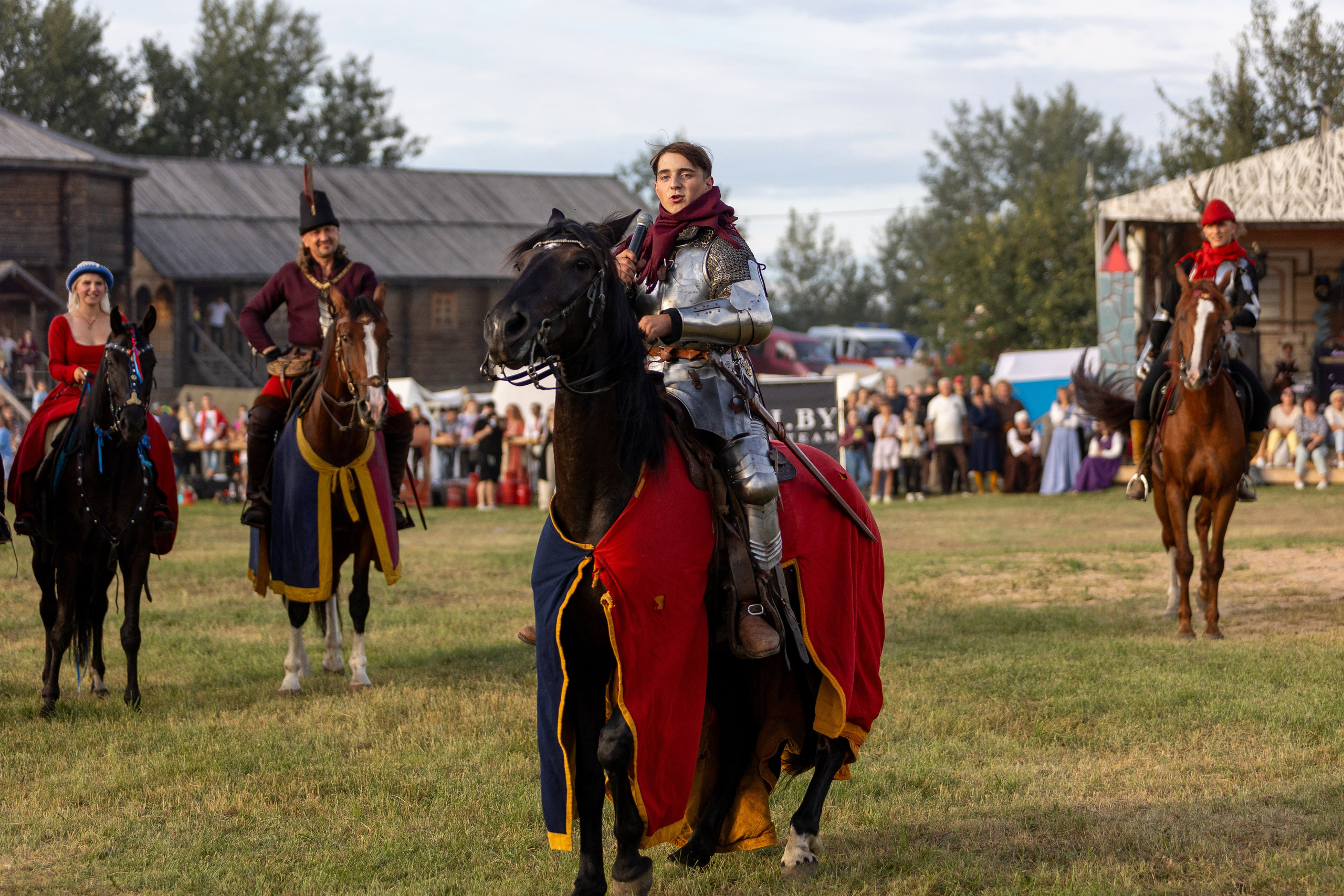 Рыцарский фест. Мстиславль. Профессиональный интерьерный и репортажный фотограф Минск и РБ. Максим Орлов
