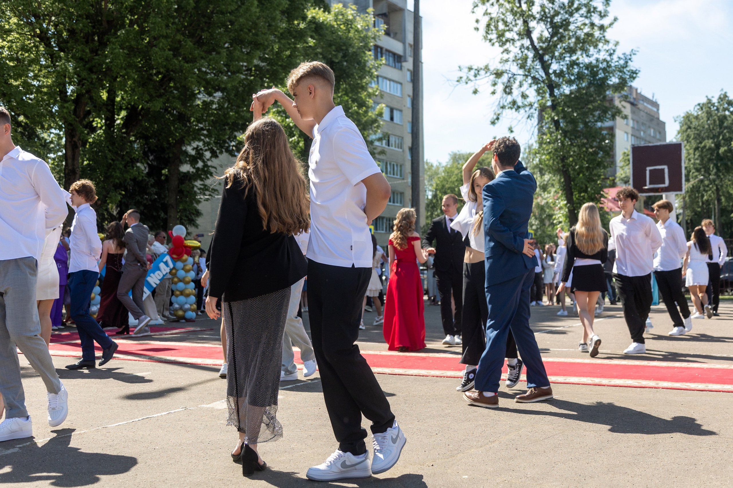 Школа 47. Последний звонок. Профессиональный интерьерный и репортажный фотограф Минск и РБ. Максим Орлов