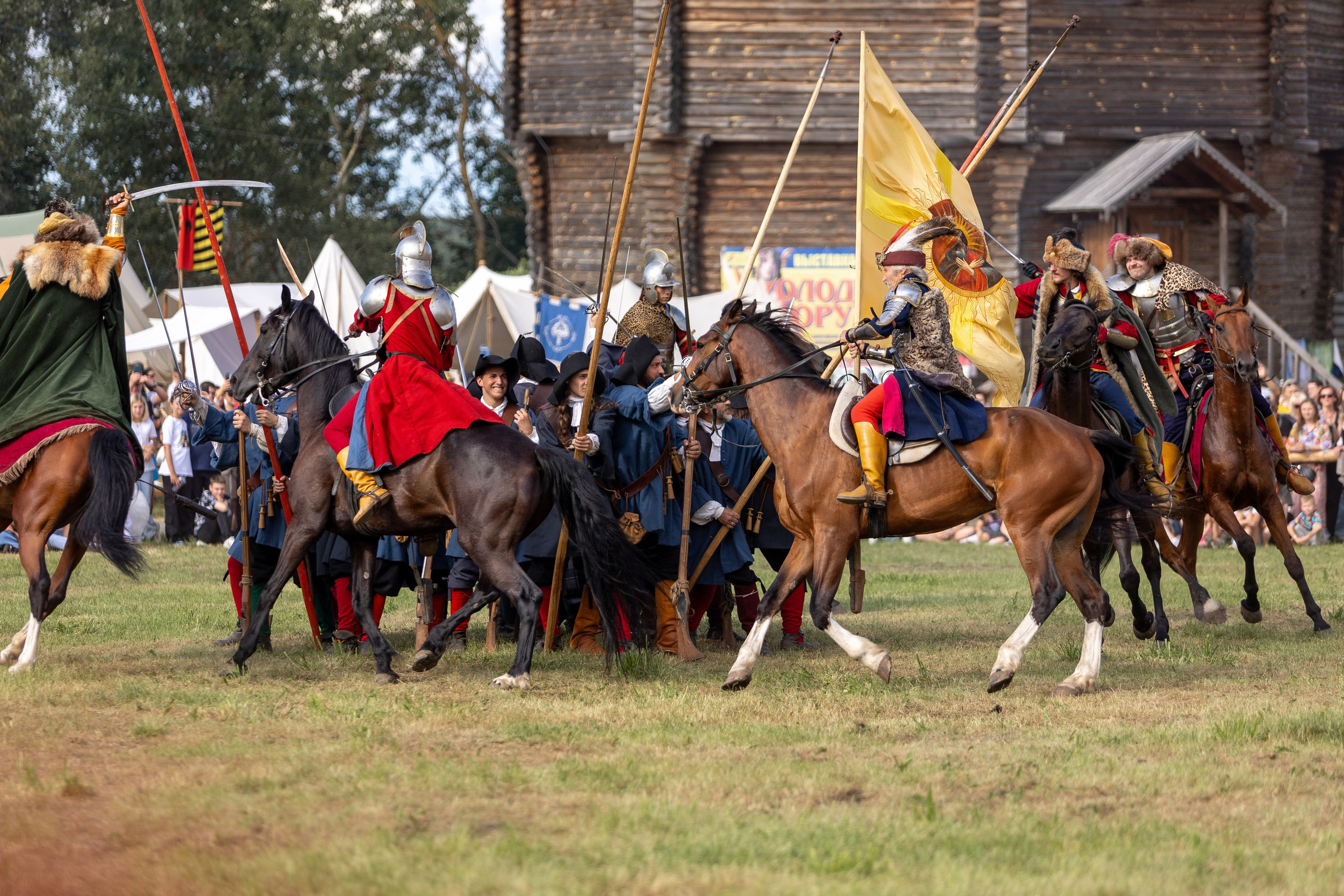 Рыцарский фест. Мстиславль. Профессиональный интерьерный и репортажный фотограф Минск и РБ. Максим Орлов