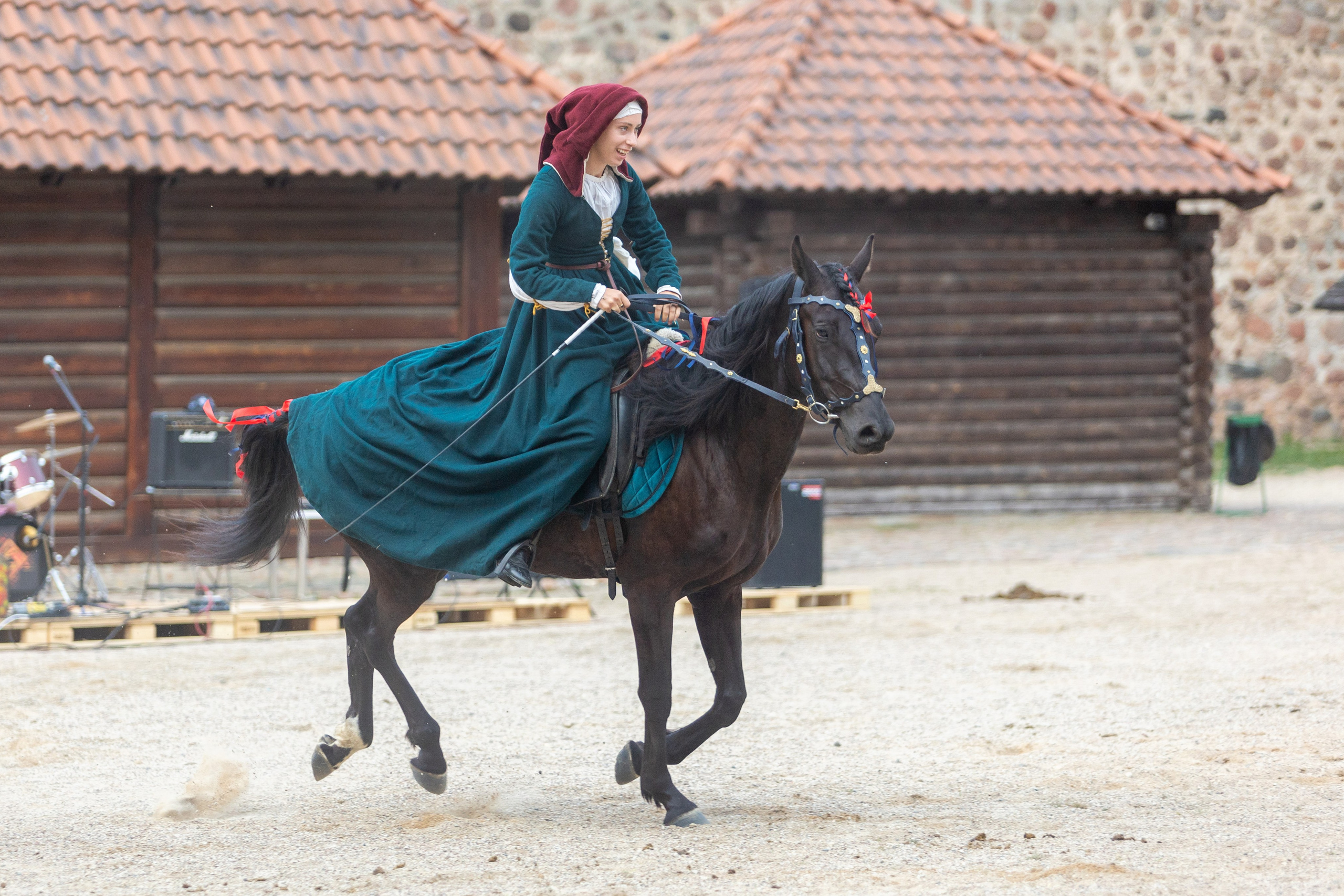 Выступление «Золотой шпоры» на празднике города Лиды. Профессиональный интерьерный и репортажный фотограф Минск и РБ. Максим Орлов
