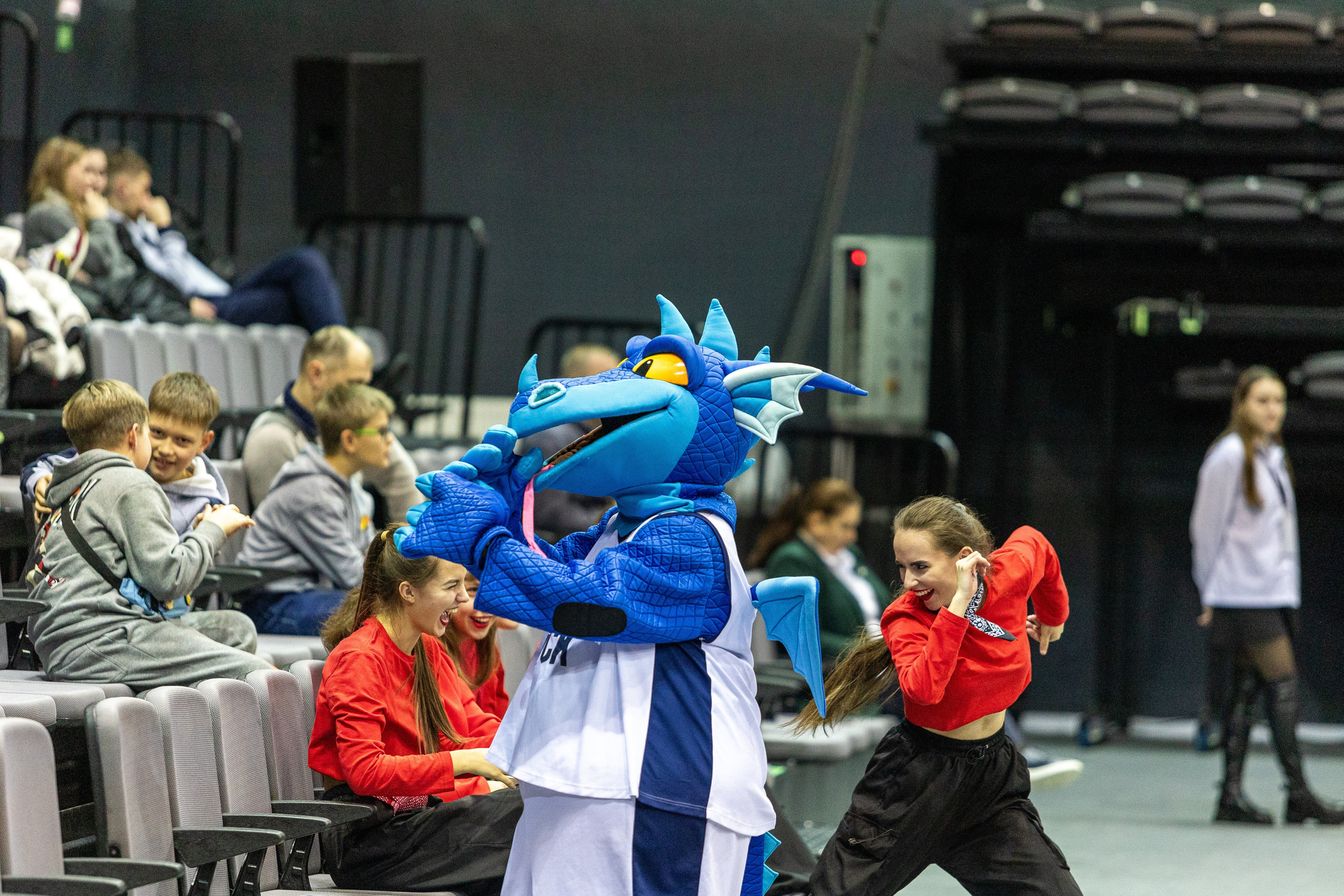 Баскетбол. Лучшие кадры. Минск — Енисей. 11.12.2023. Профессиональный интерьерный и репортажный фотограф Минск и РБ. Максим Орлов