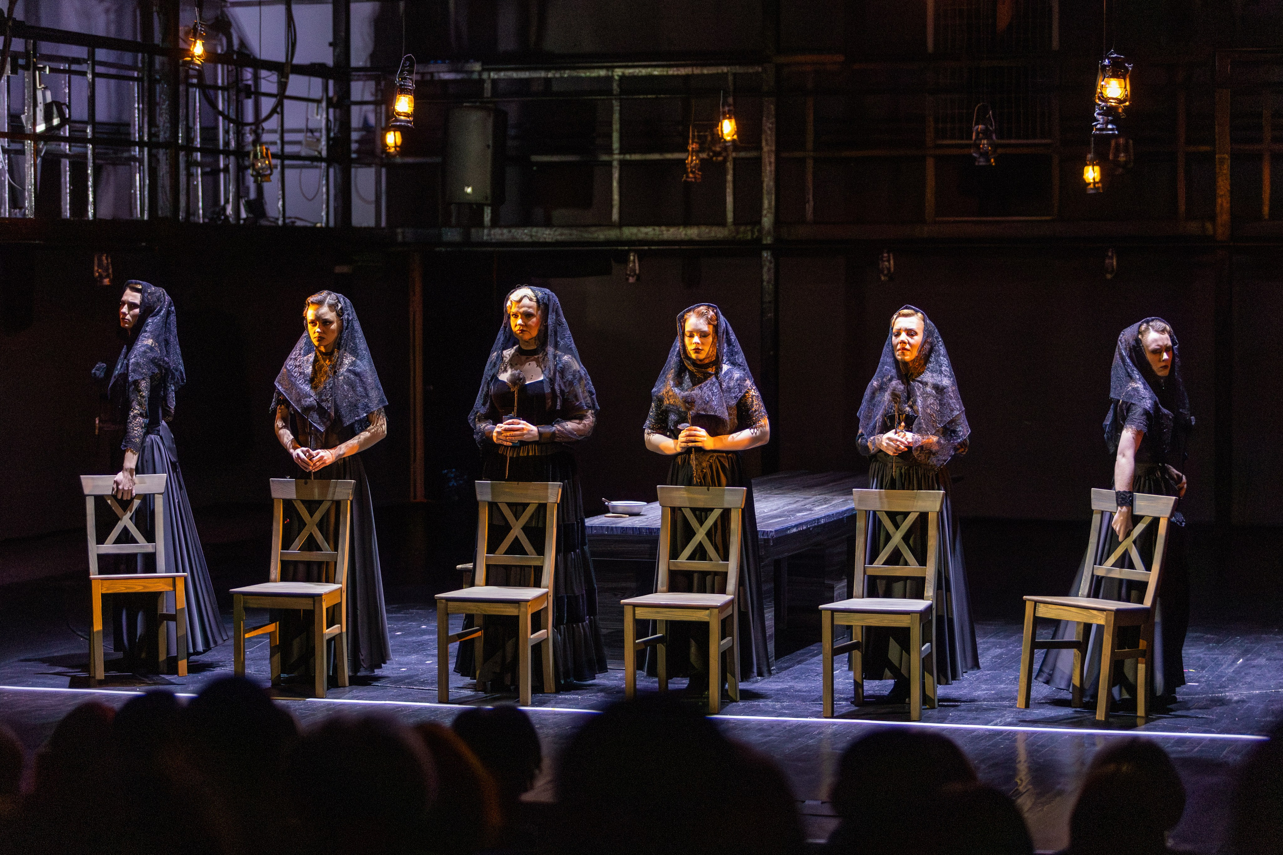 Новый театр «Дом Бернарды Альбы». Профессиональный интерьерный и репортажный фотограф Минск и РБ. Максим Орлов