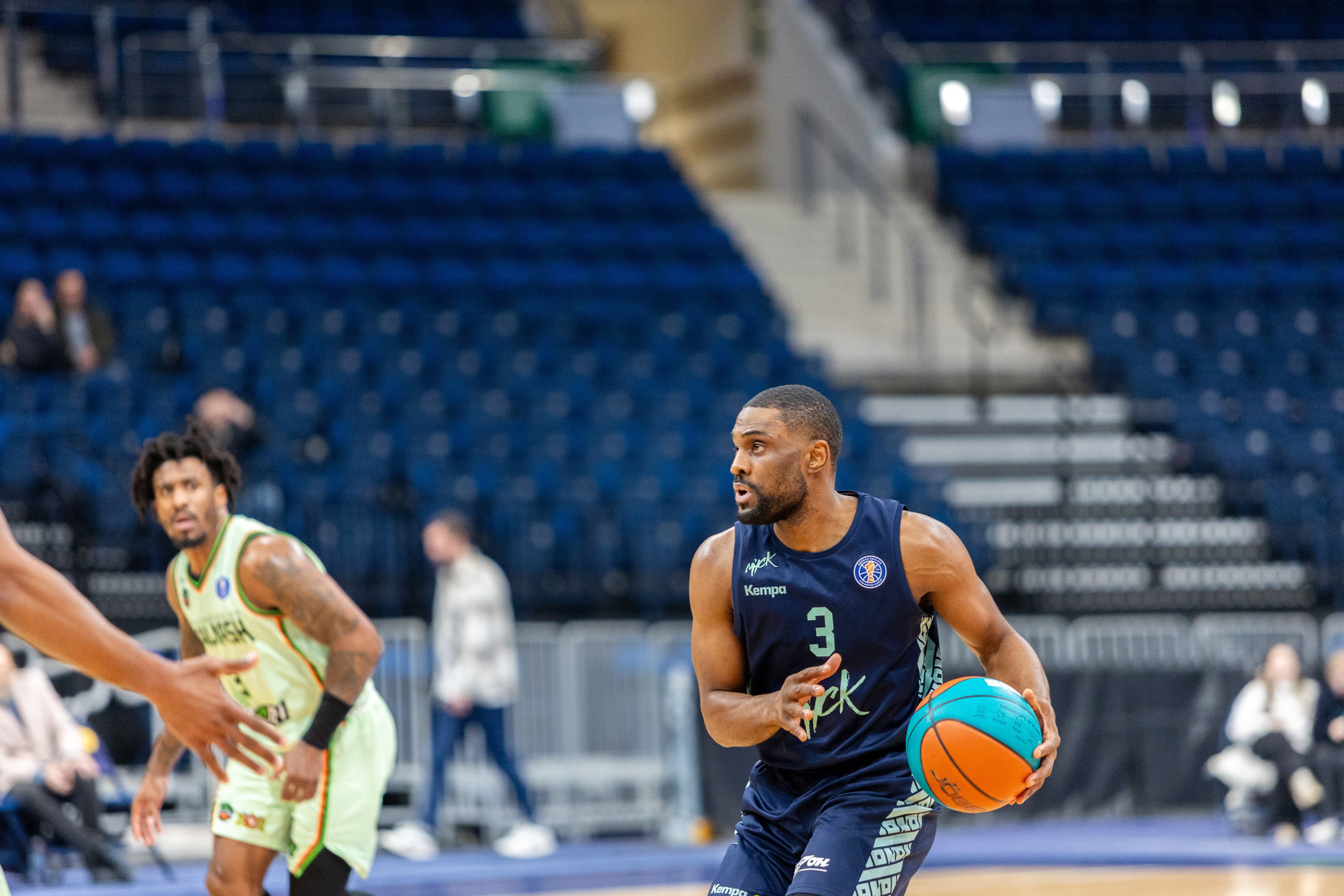 Баскетбол. Лучшие кадры. Минск — Уралмаш 13.02.2024. Профессиональный интерьерный и репортажный фотограф Минск и РБ. Максим Орлов