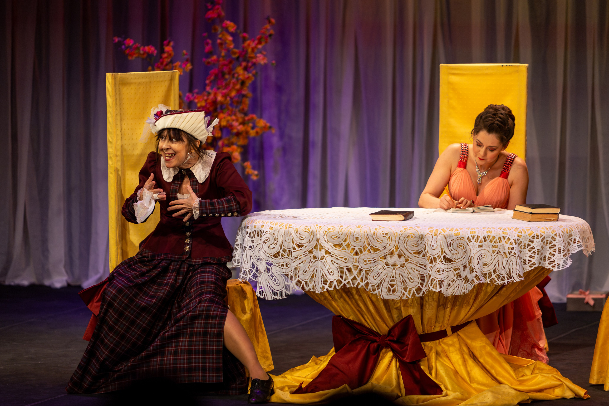 Новый театр «Как важно быть серьезным». Профессиональный интерьерный и репортажный фотограф Минск и РБ. Максим Орлов