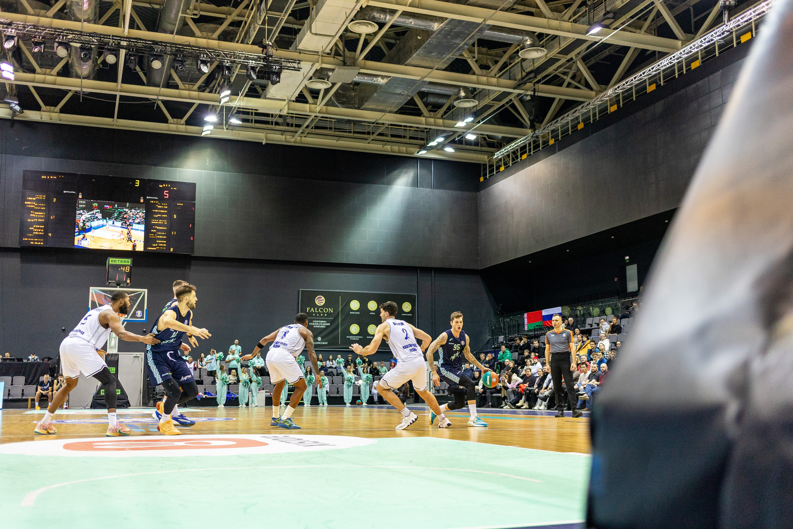 Баскетбол. Лучшие кадры. Минск — Енисей. 11.12.2023. Профессиональный интерьерный и репортажный фотограф Минск и РБ. Максим Орлов