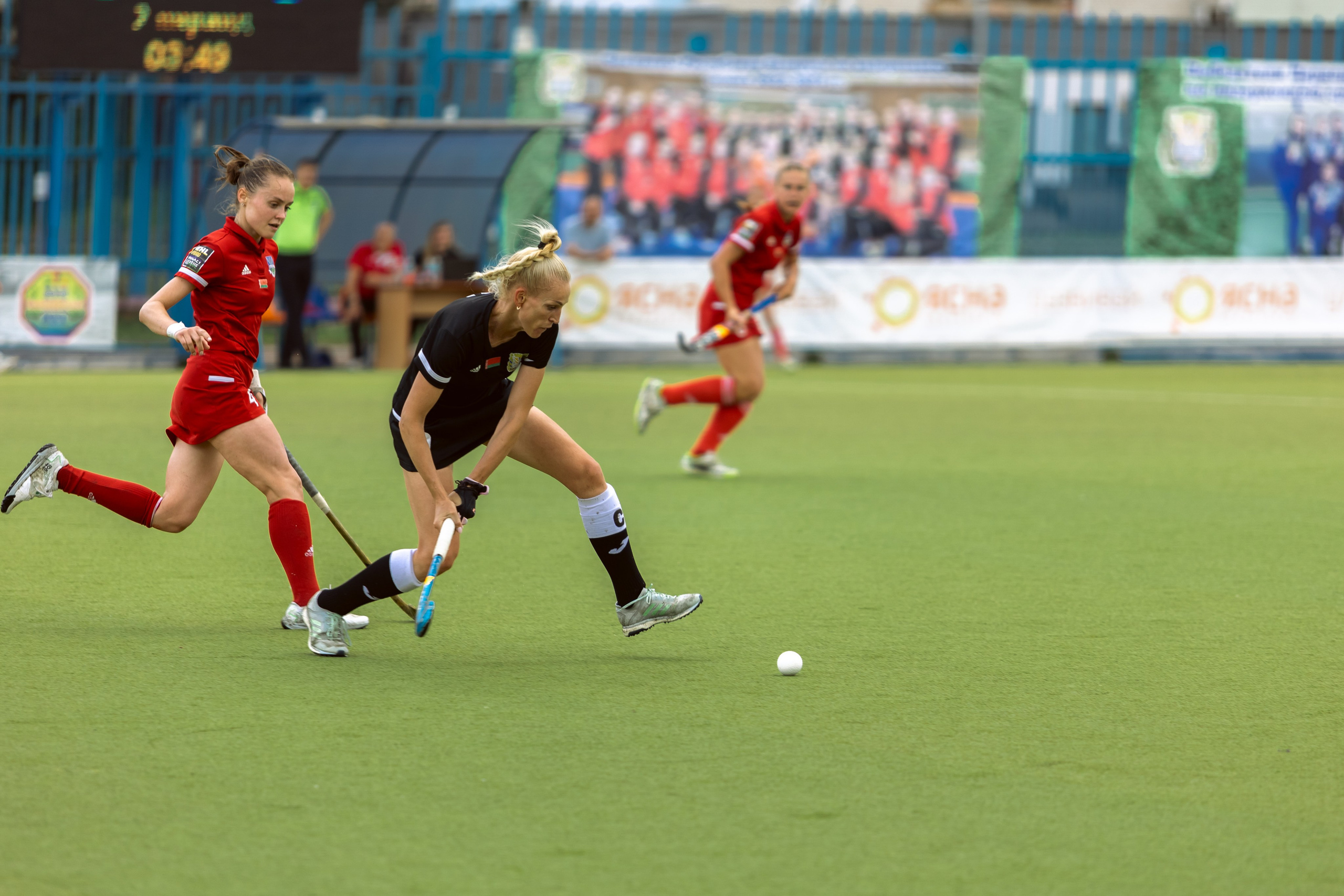 Хоккей на траве. Девушки. Минск — Виктория. 16.06.2024. Профессиональный интерьерный и репортажный фотограф Минск и РБ. Максим Орлов