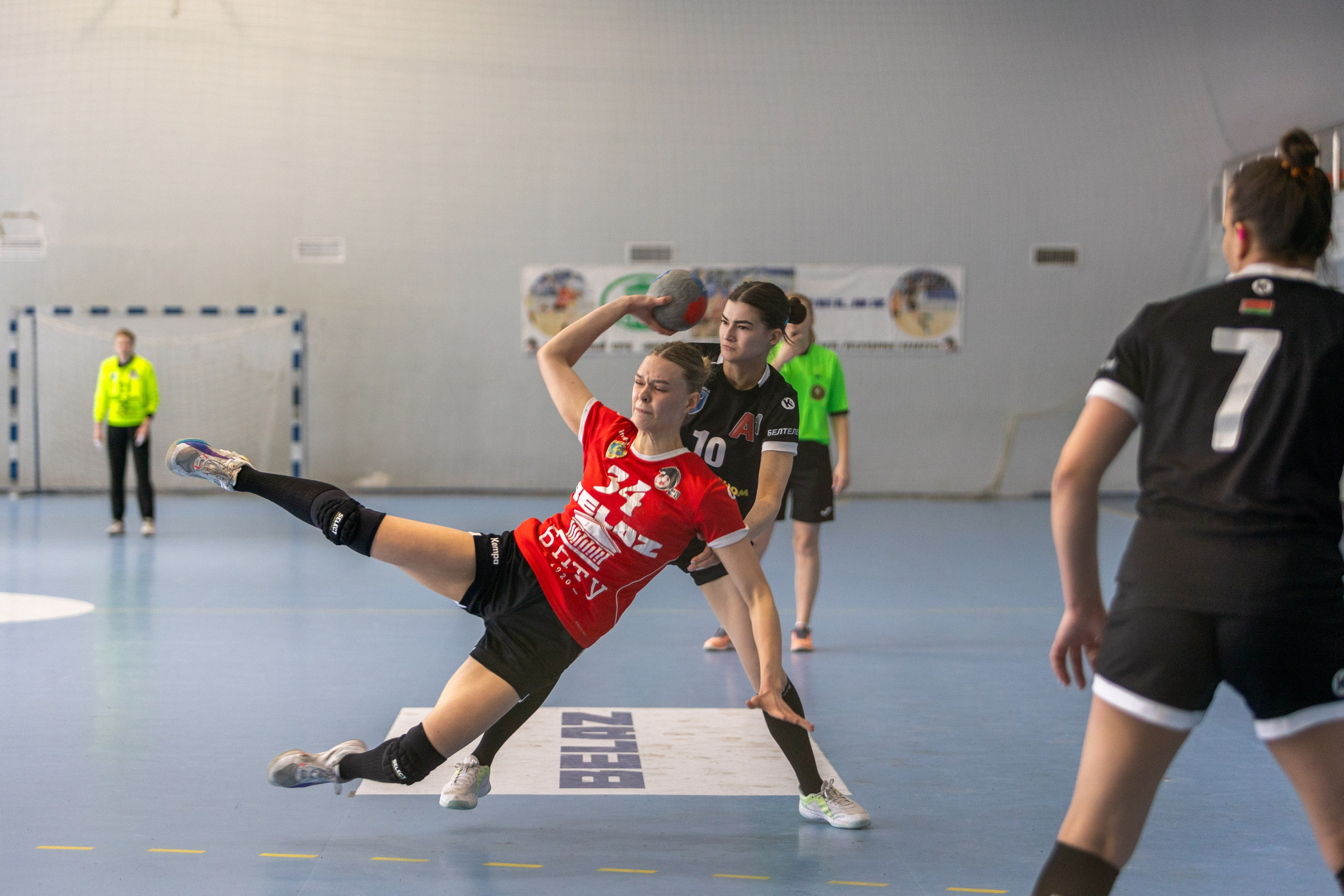 Гандбол. БНТУ — Березина. Профессиональный интерьерный и репортажный фотограф Минск и РБ. Максим Орлов