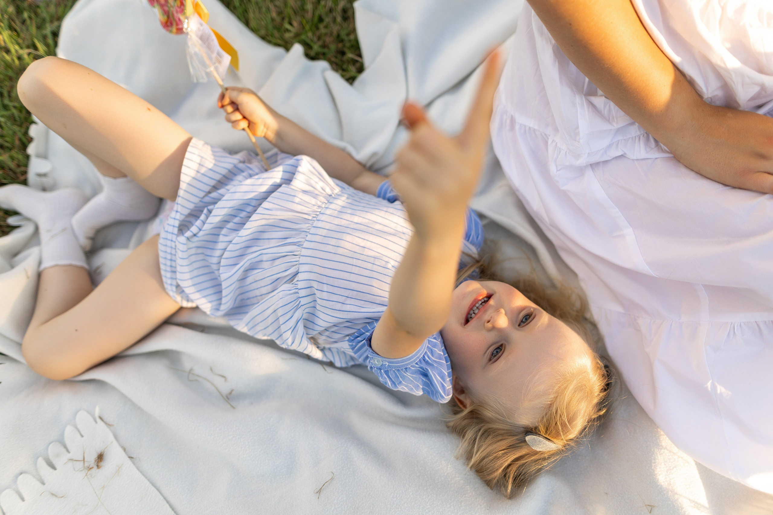 Стеша с мамой. Профессиональный интерьерный и репортажный фотограф Минск и РБ. Максим Орлов