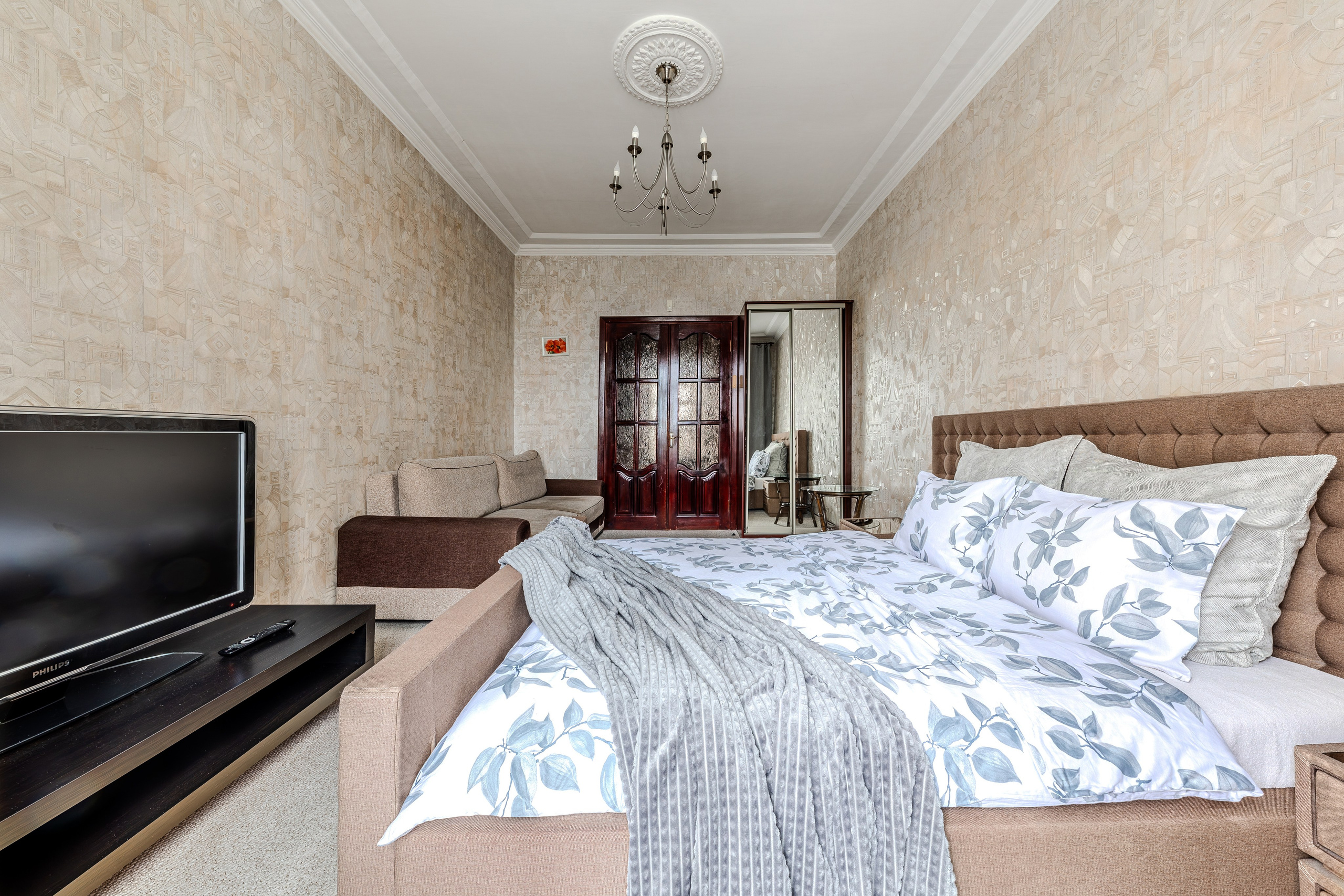 Пр. Независимости 23. Профессиональный интерьерный и репортажный фотограф Минск и РБ. Максим Орлов