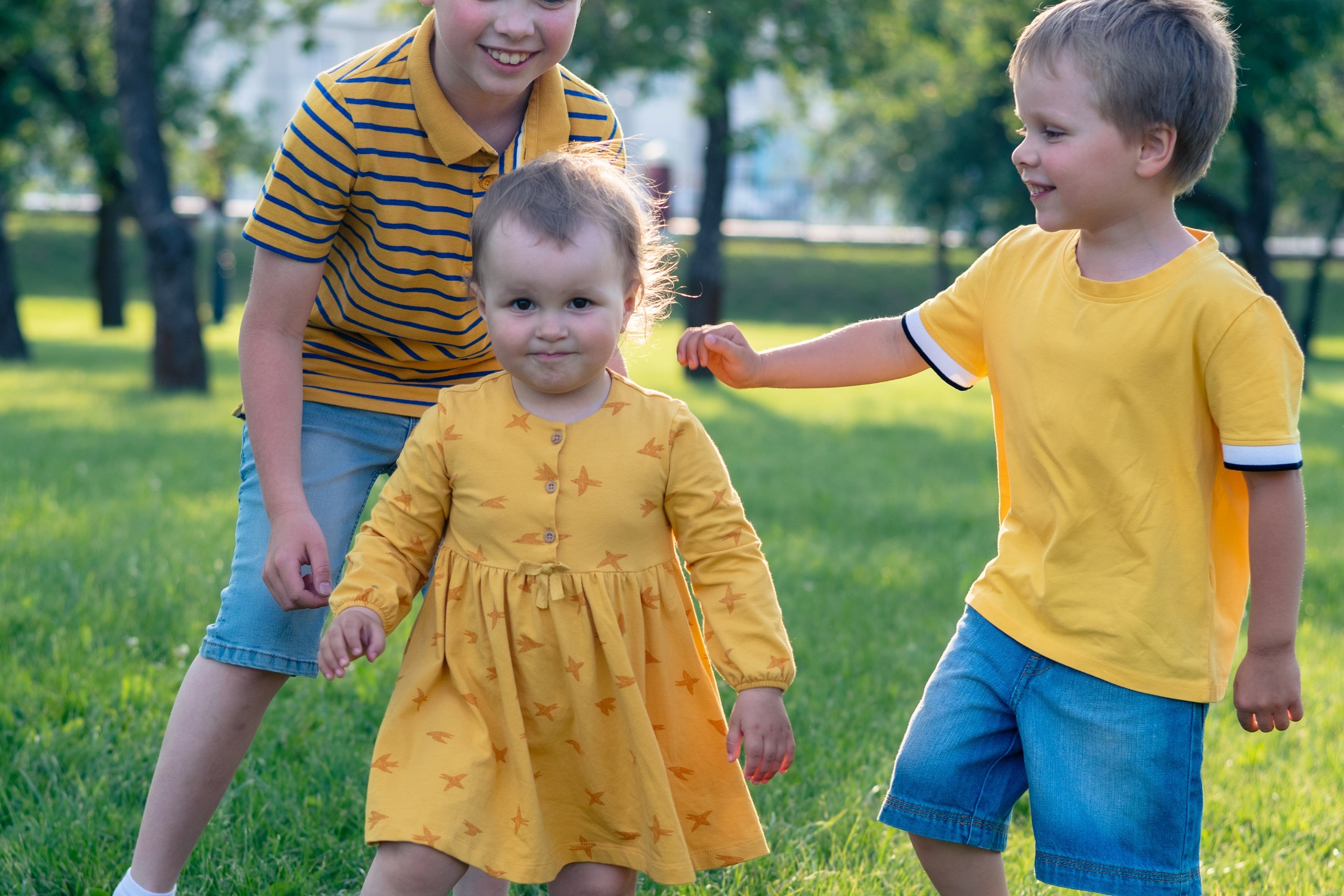 Максим, Алеся и их дети (Кирим, Федя и Зоя). Профессиональный интерьерный и репортажный фотограф Минск и РБ. Максим Орлов