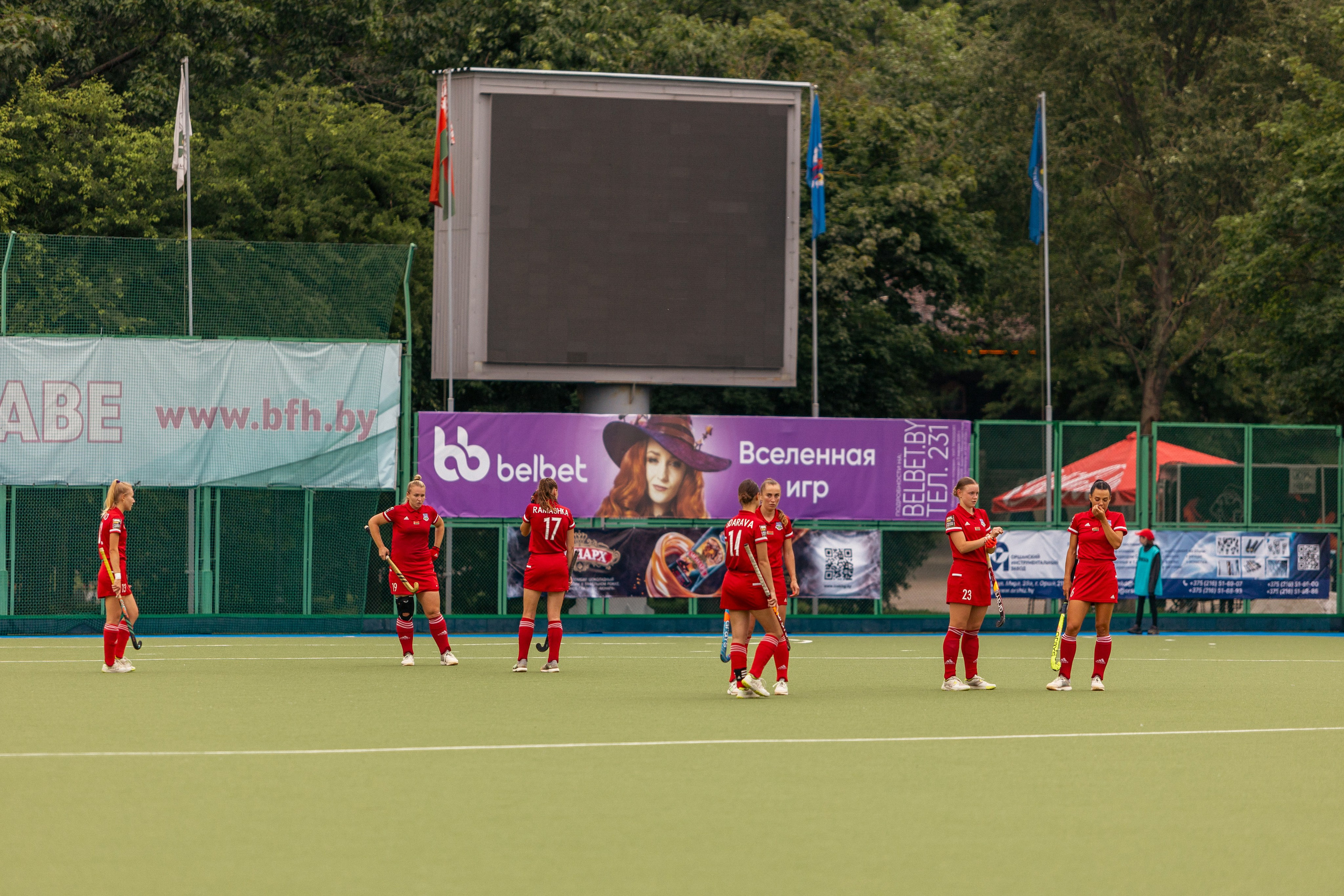 Хоккей на траве. Девушки. ХК Минск — ХК Виктория (Смолевичи) 10.06.2024. Профессиональный интерьерный и репортажный фотограф Минск и РБ. Максим Орлов