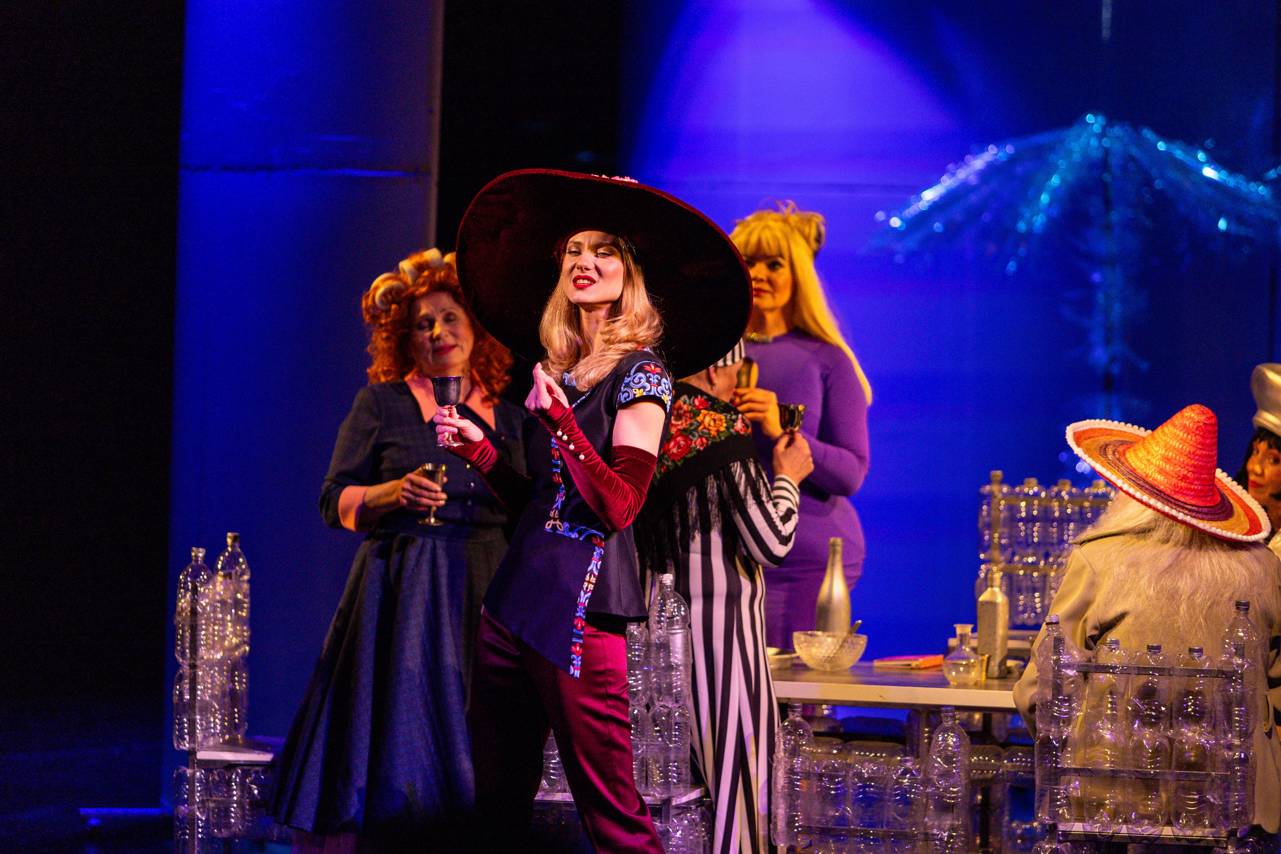 Новый театр «Нобелевская неделя». Профессиональный интерьерный и репортажный фотограф Минск и РБ. Максим Орлов