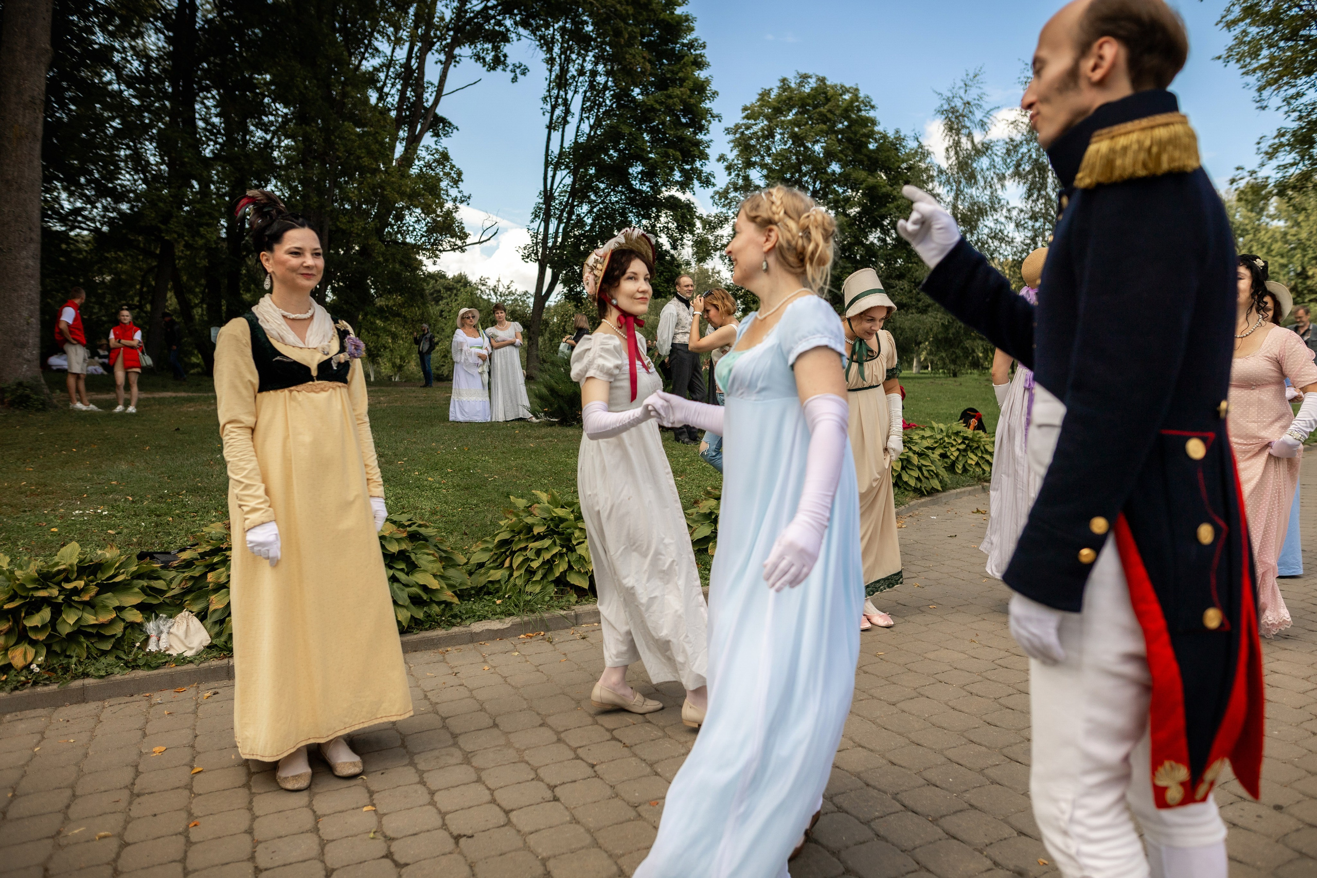 Пикник начала 19 века. Профессиональный интерьерный и репортажный фотограф Минск и РБ. Максим Орлов