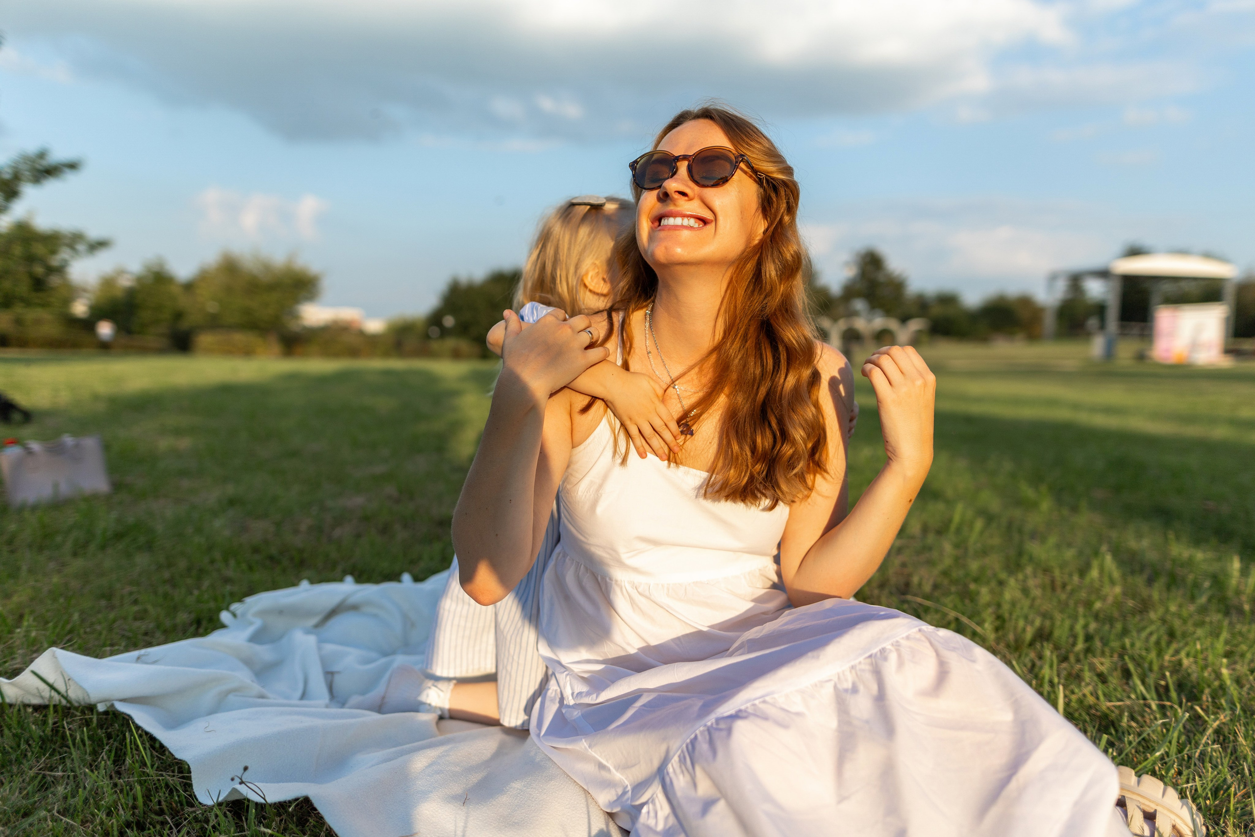 Стеша с мамой. Профессиональный интерьерный и репортажный фотограф Минск и РБ. Максим Орлов