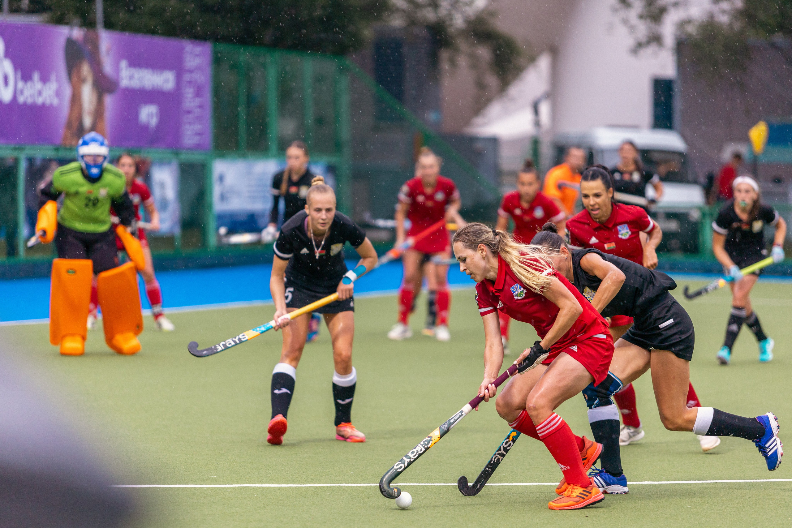 Хоккей на траве. Девушки. ХК Минск — ХК Виктория (Смолевичи) 10.06.2024. Профессиональный интерьерный и репортажный фотограф Минск и РБ. Максим Орлов