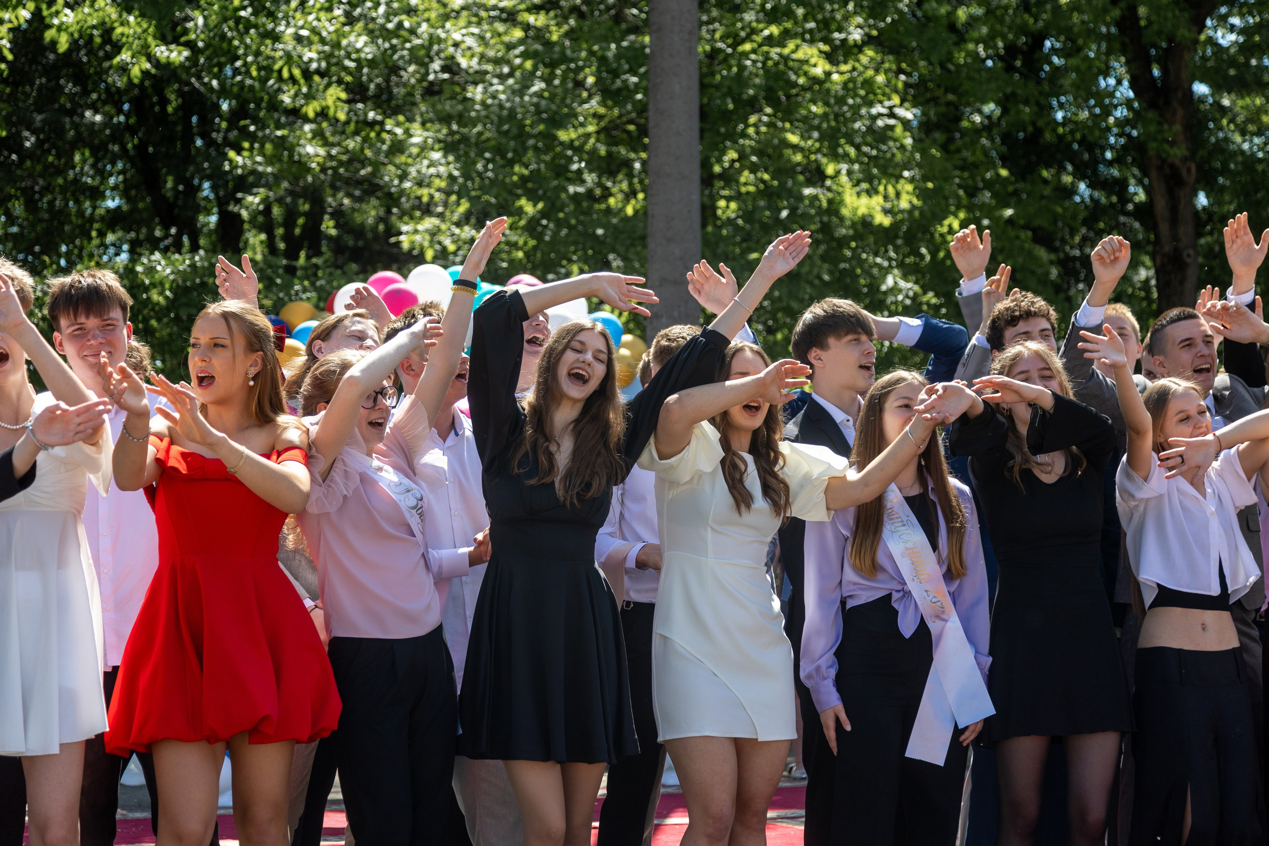 Школа 47. Последний звонок. Профессиональный интерьерный и репортажный фотограф Минск и РБ. Максим Орлов